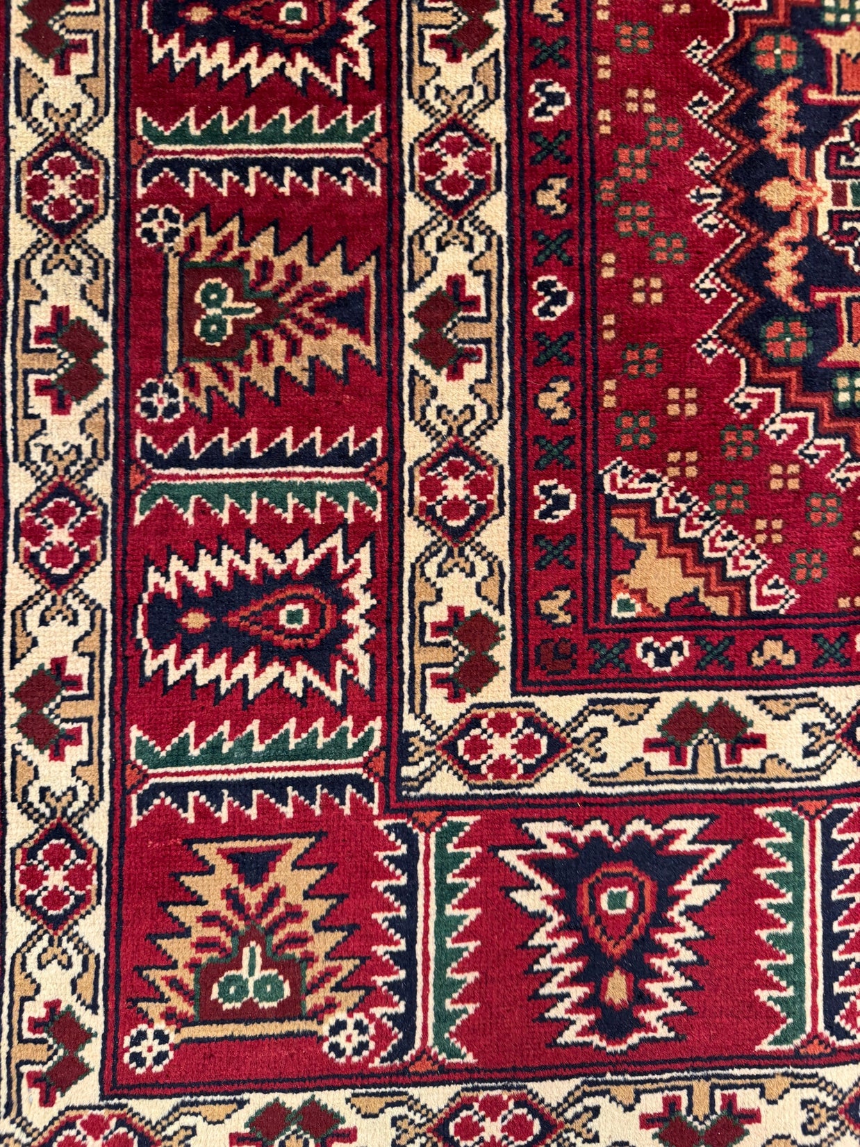 Karghai Rug - 293 cm x 190 cm