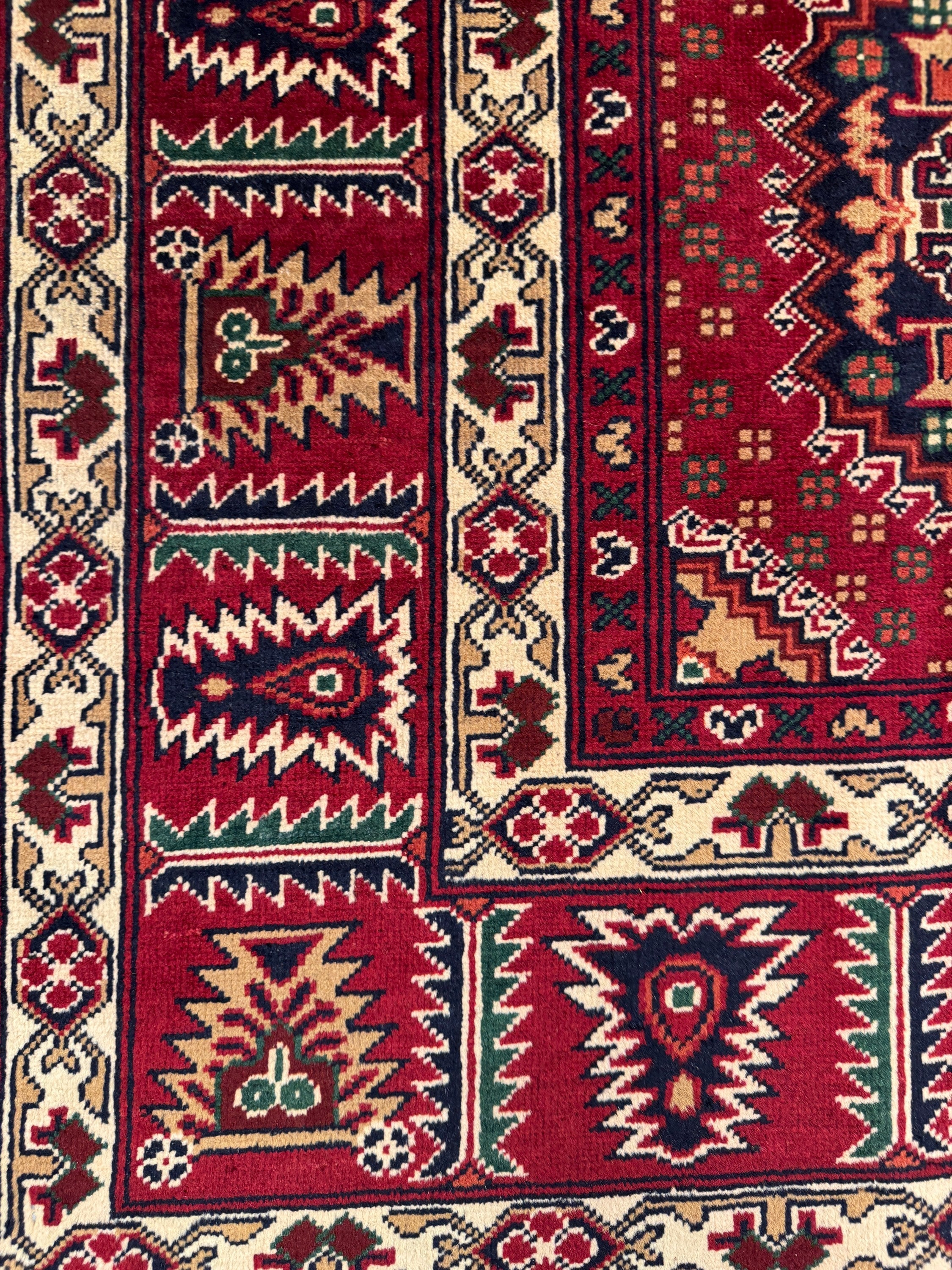 Karghai Rug - 293 cm x 190 cm