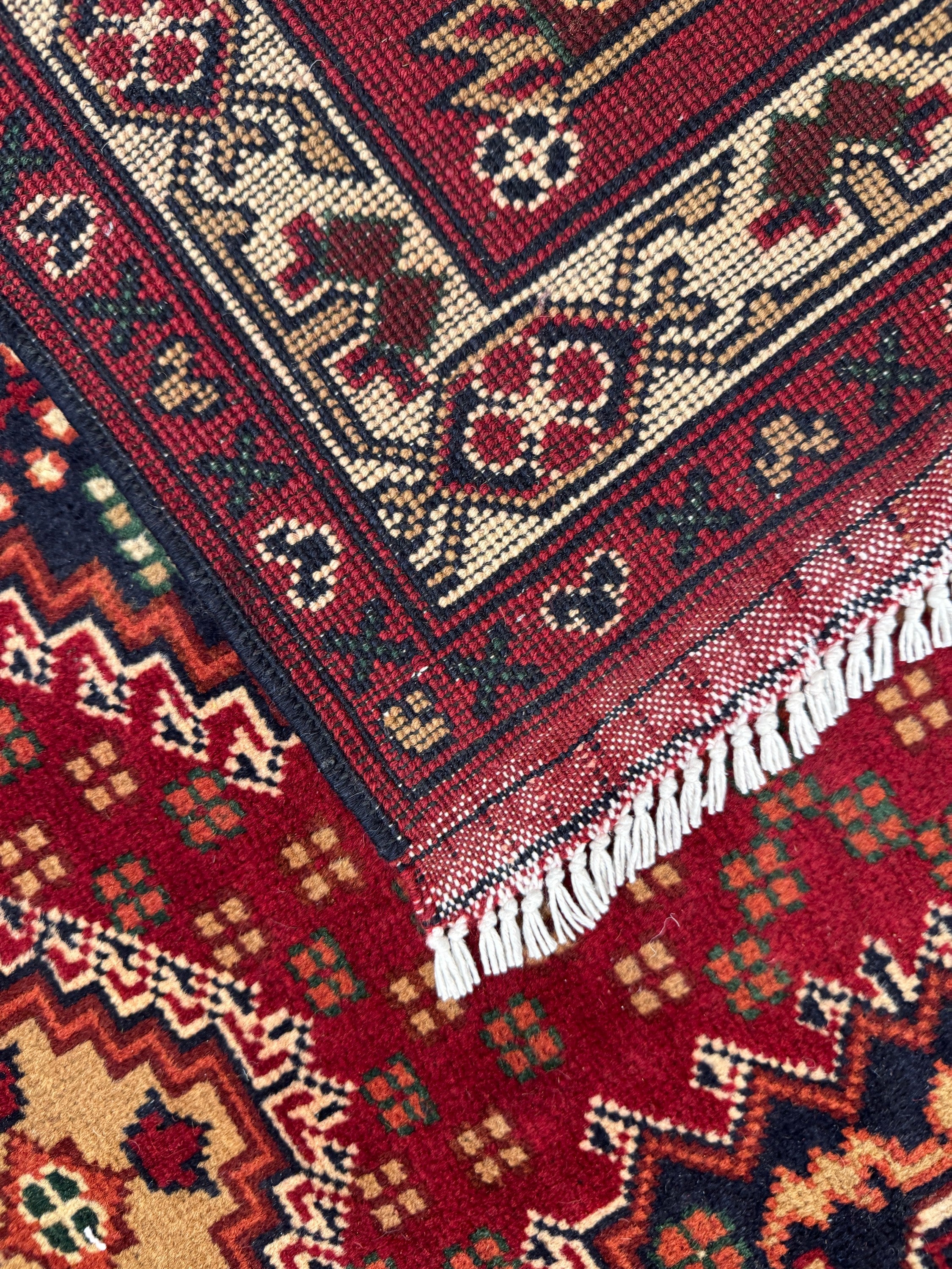 Karghai Rug - 293 cm x 190 cm