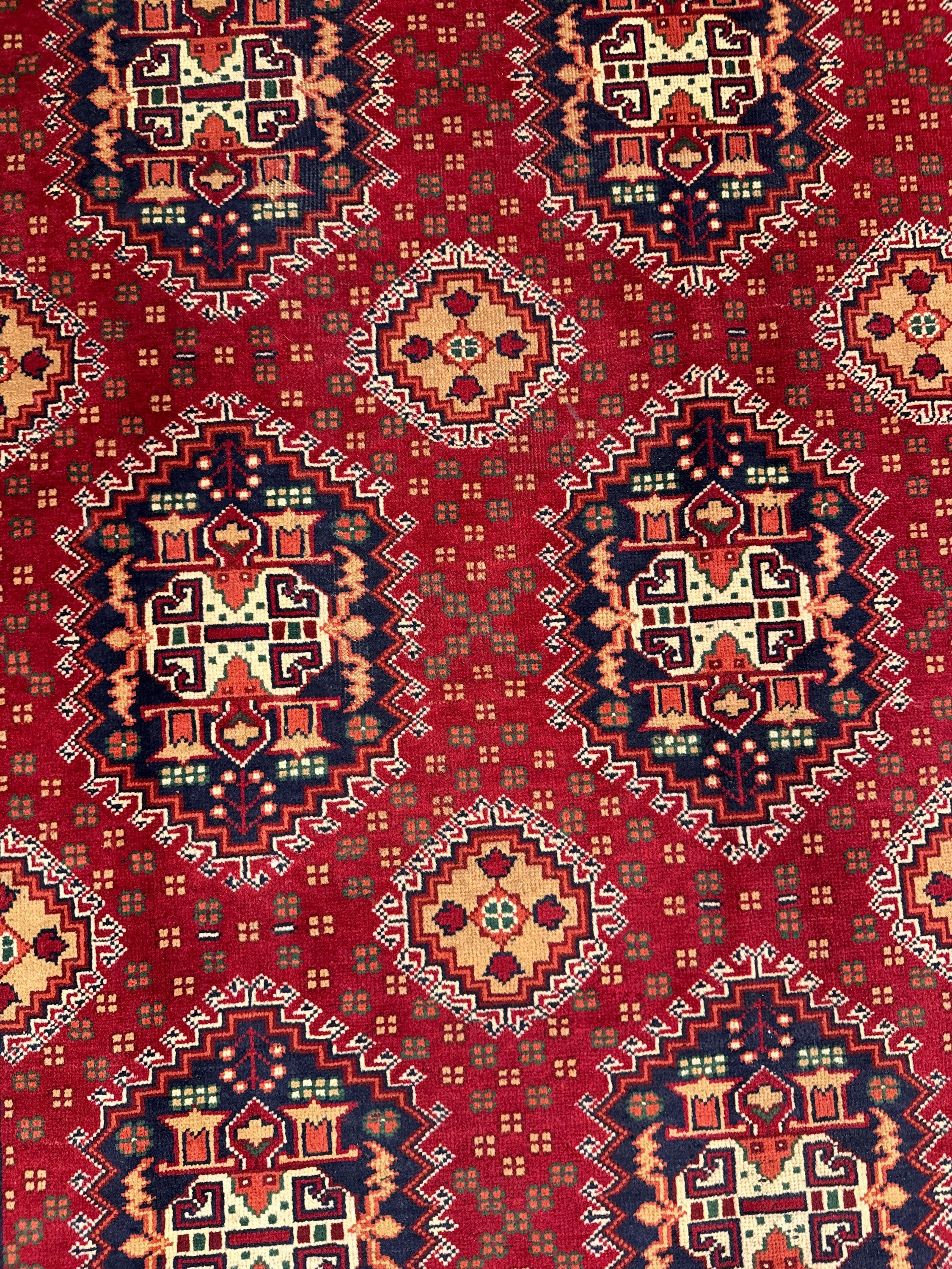 Karghai Rug - 298 cm x 191 cm