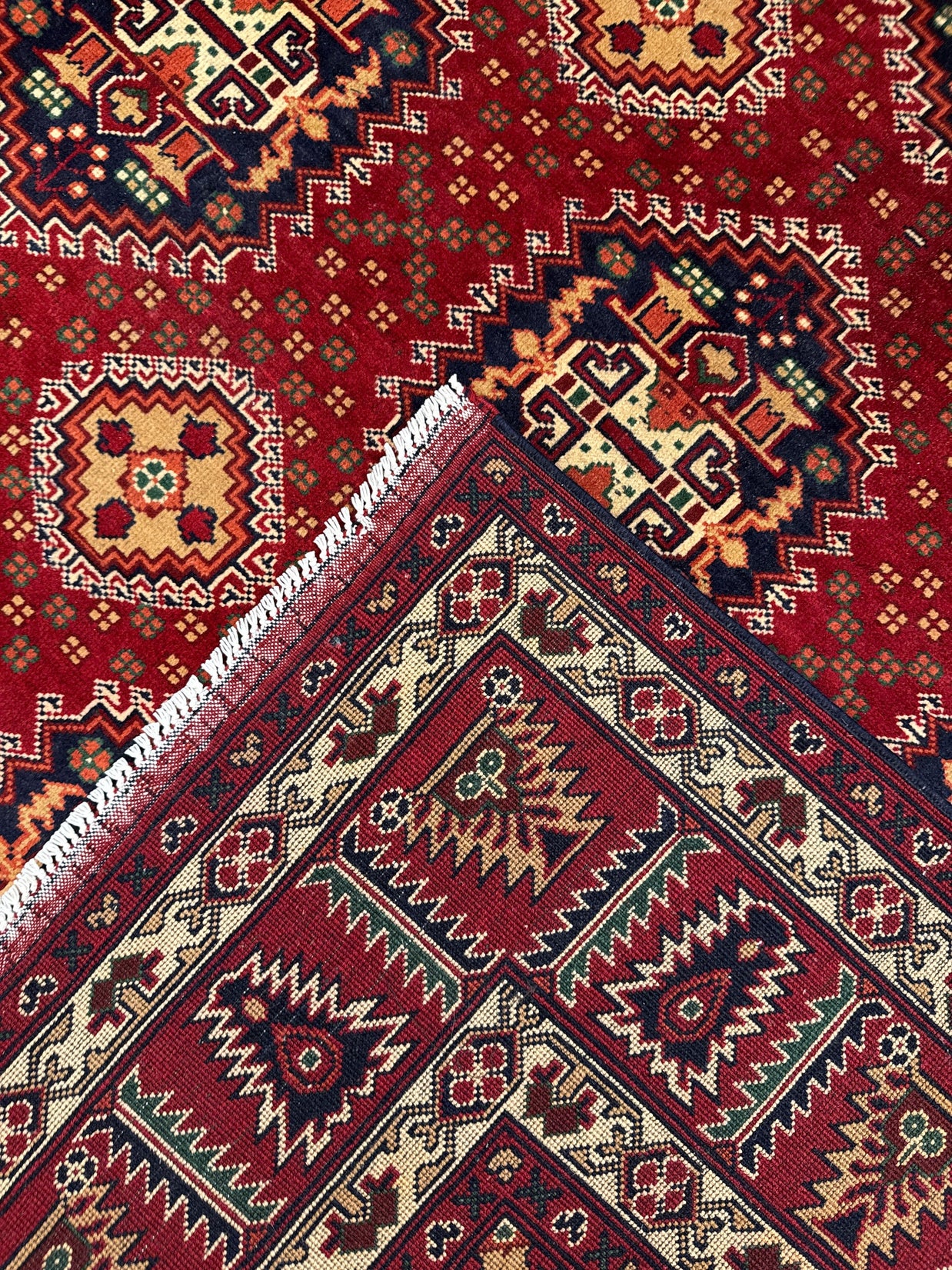 Karghai Rug - 298 cm x 191 cm