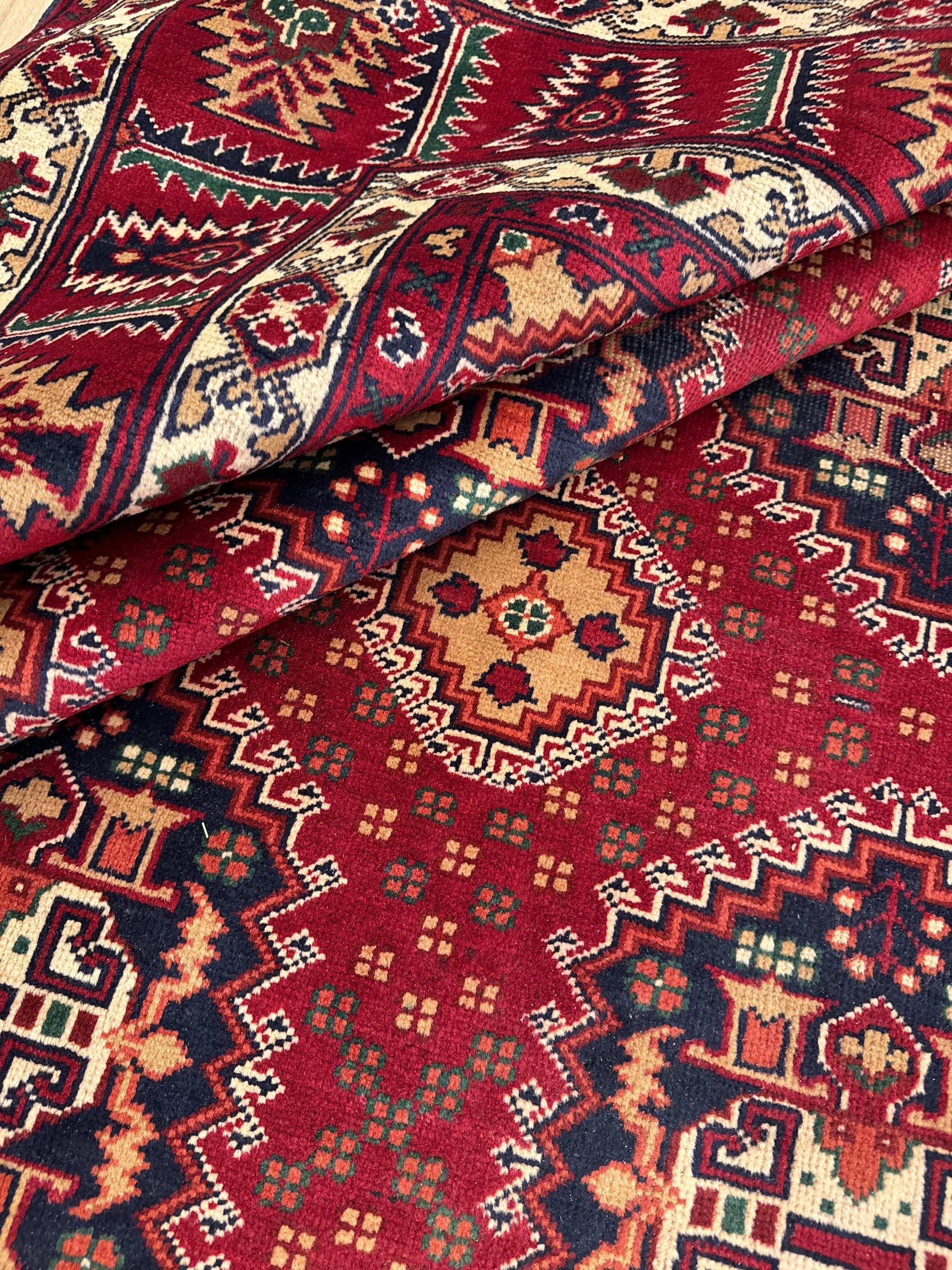 Karghai Rug - 298 cm x 191 cm
