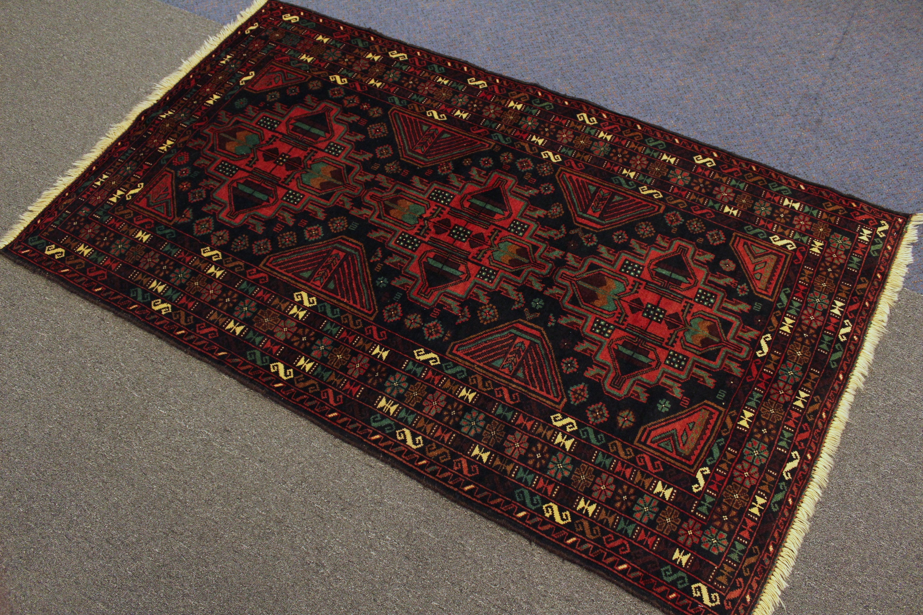 Fine Baluchi Rug - 192 cm x 115 cm