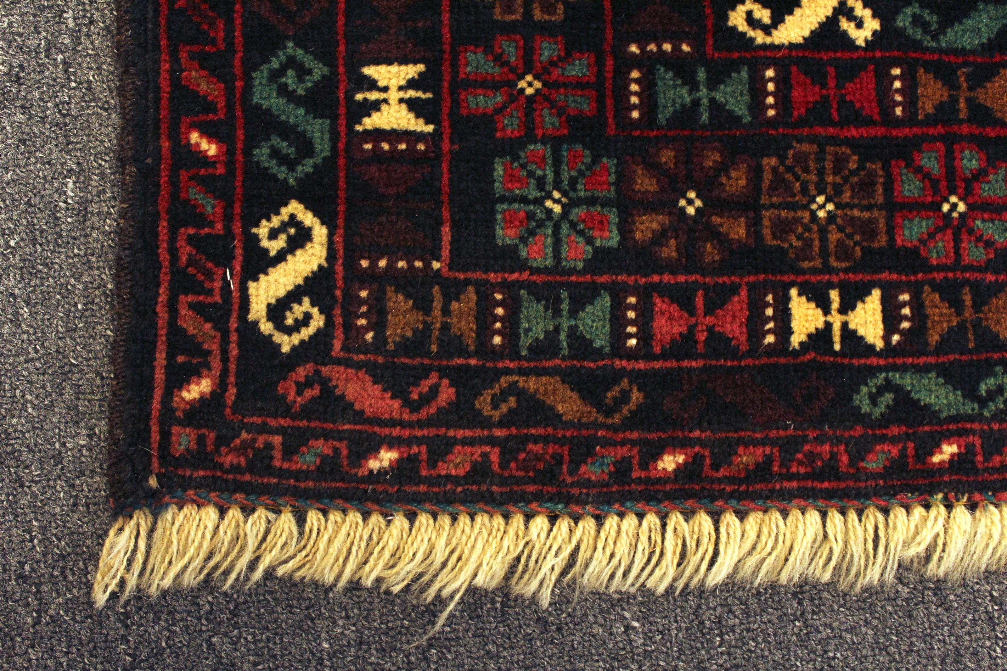 Fine Baluchi Rug - 192 cm x 115 cm
