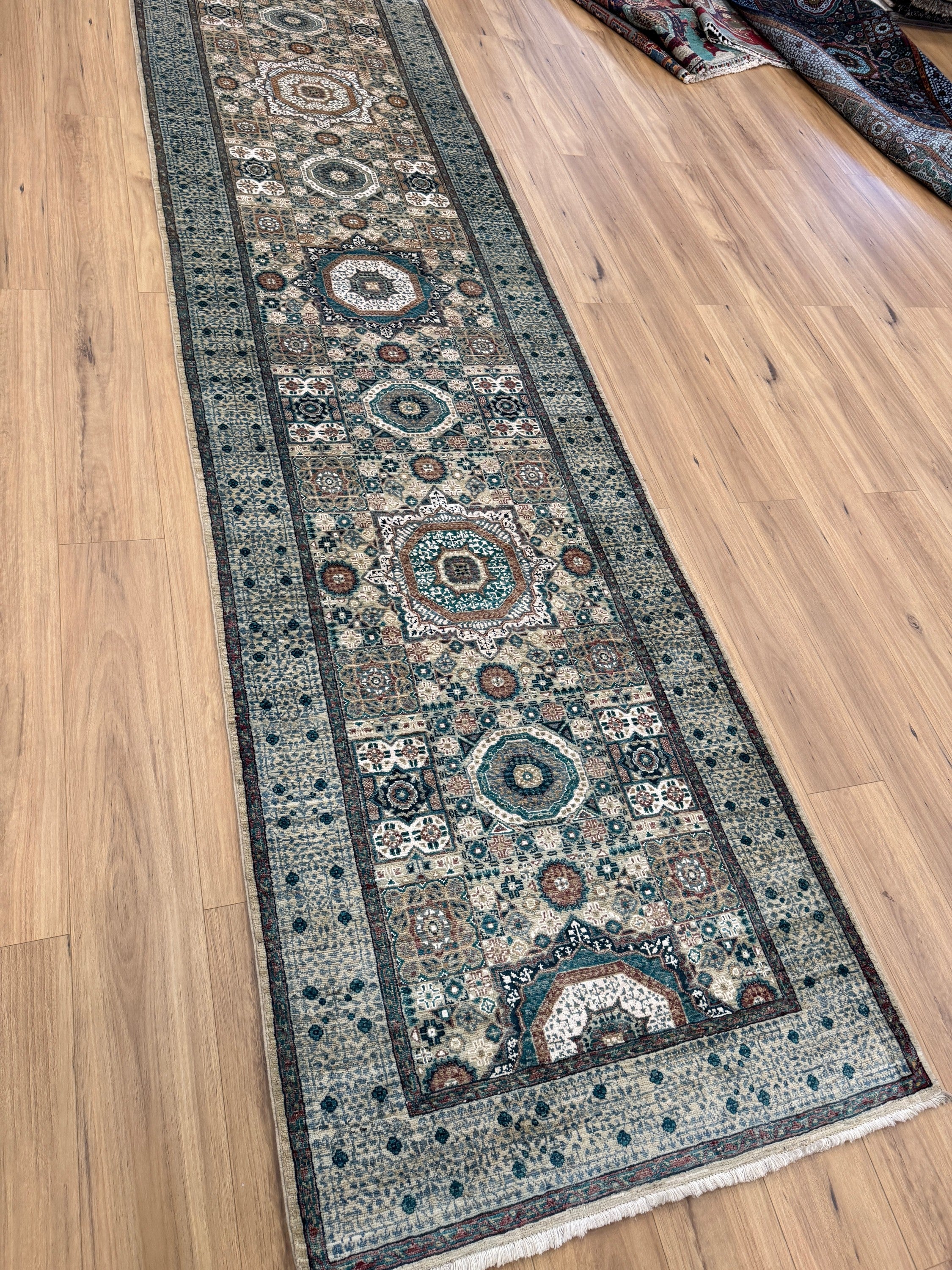 Mamluk Rug - 396 cm x 107 cm
