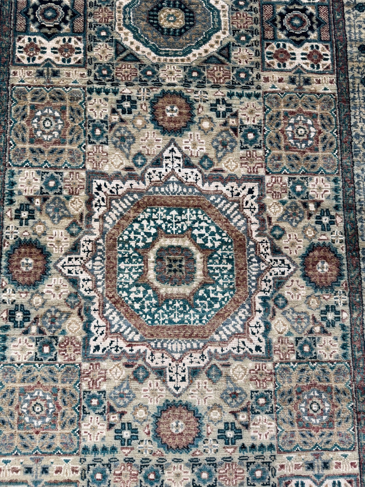 Mamluk Rug - 396 cm x 107 cm