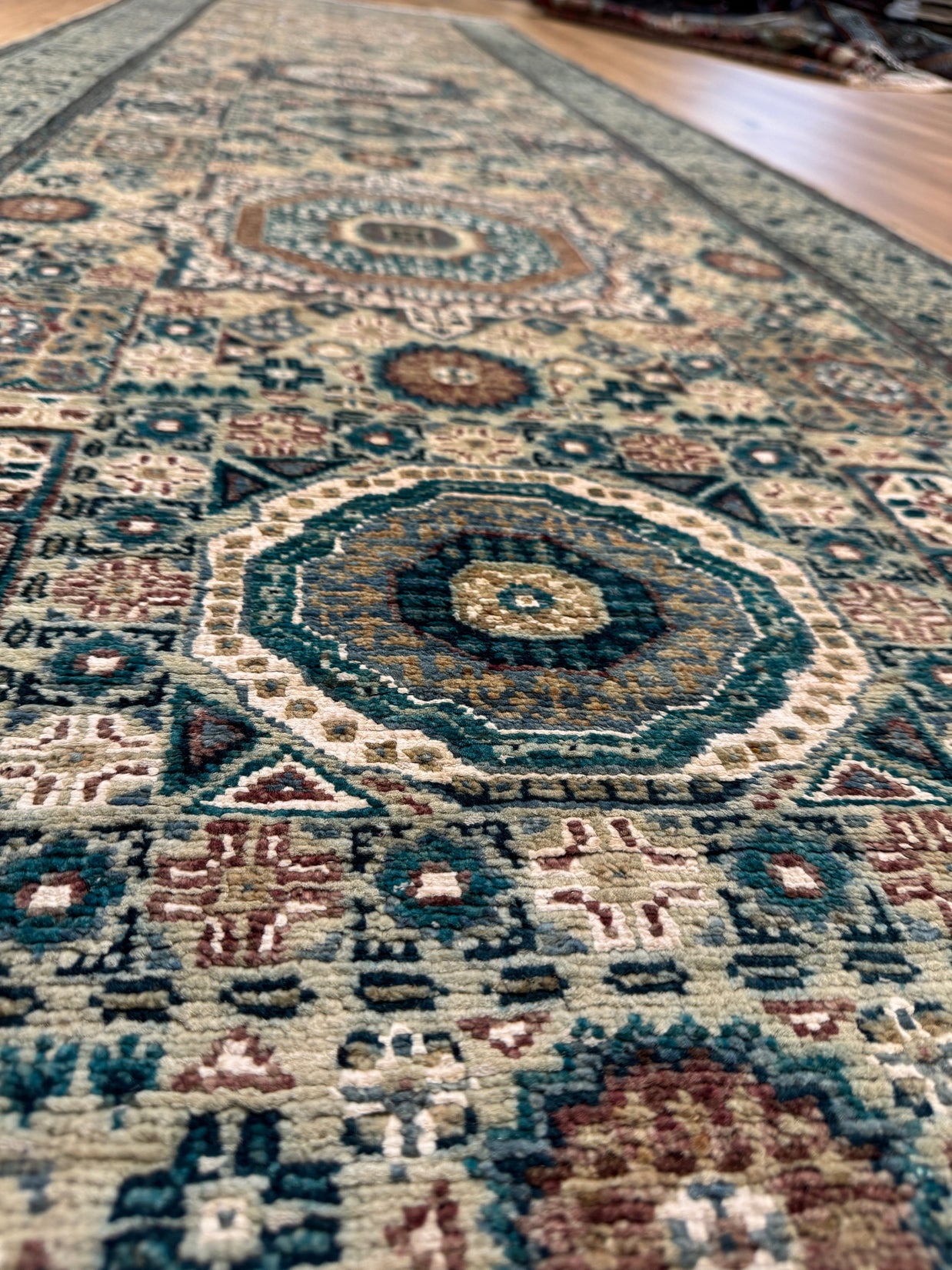 Mamluk Rug - 396 cm x 107 cm