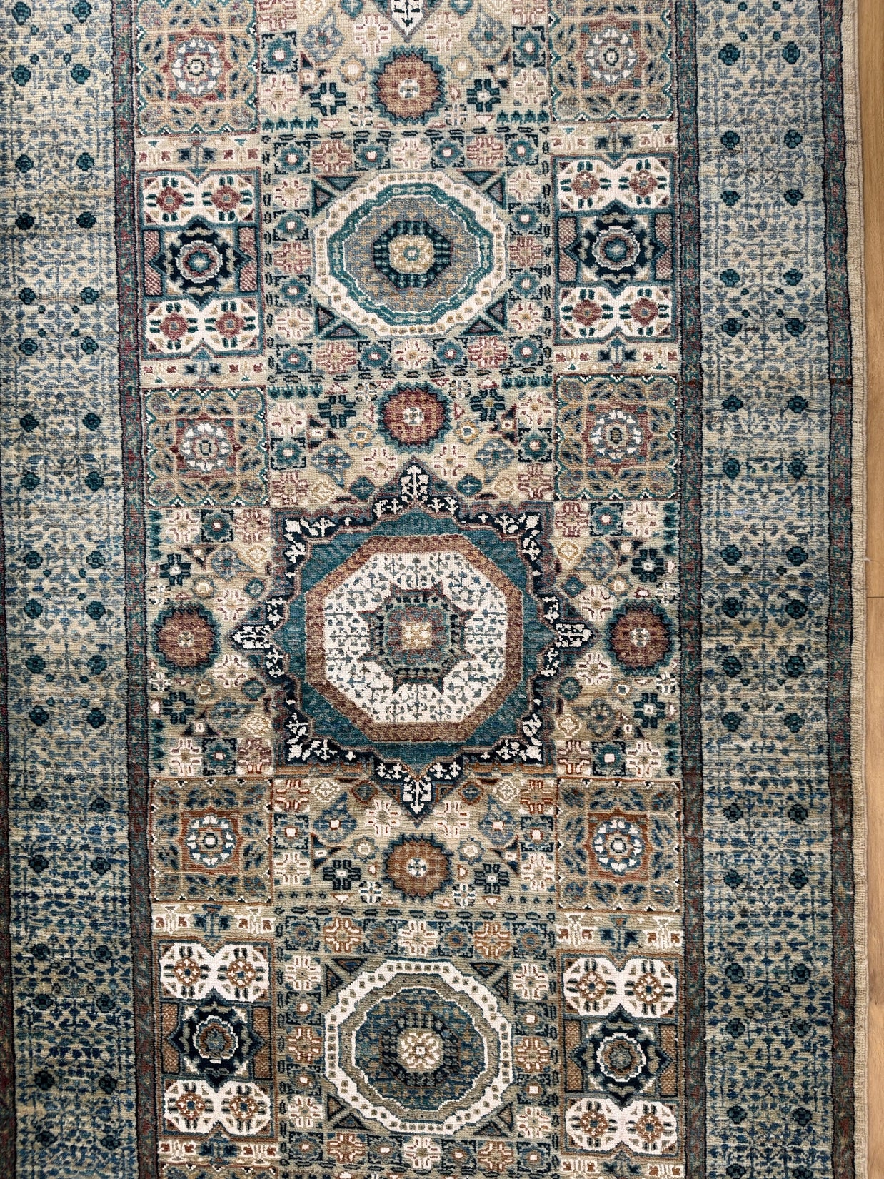 Mamluk Rug - 396 cm x 107 cm