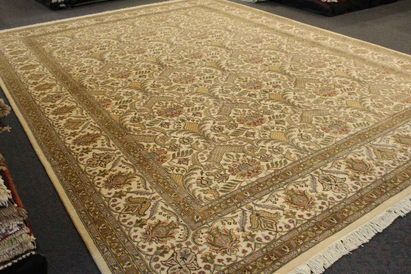 Ziegler Rug - 371 cm x 274 cm