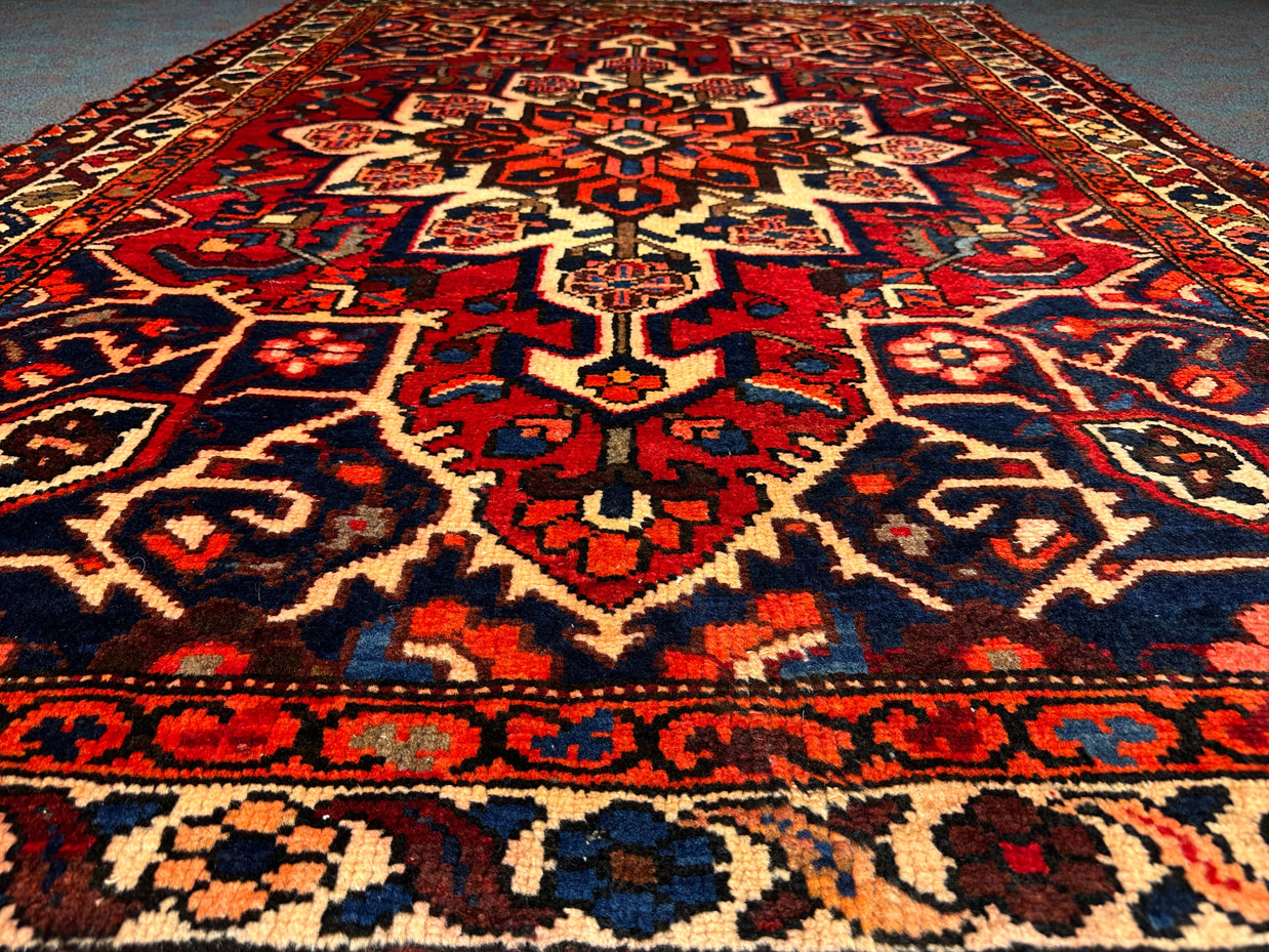 Bakhtiari Rug - 215 cm x 150 cm