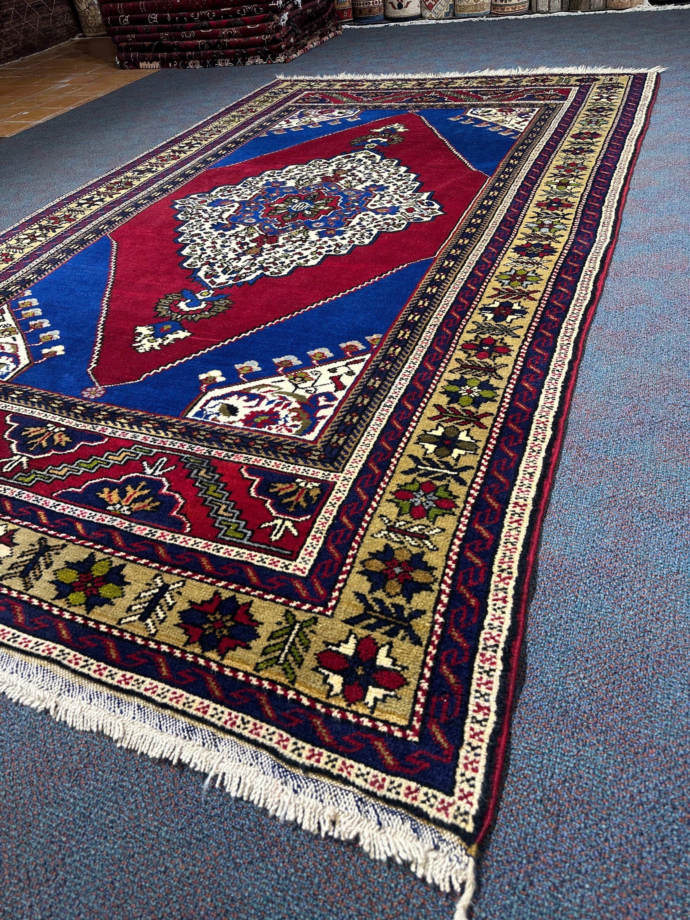 Turkish Rug - 270 cm x 166 cm