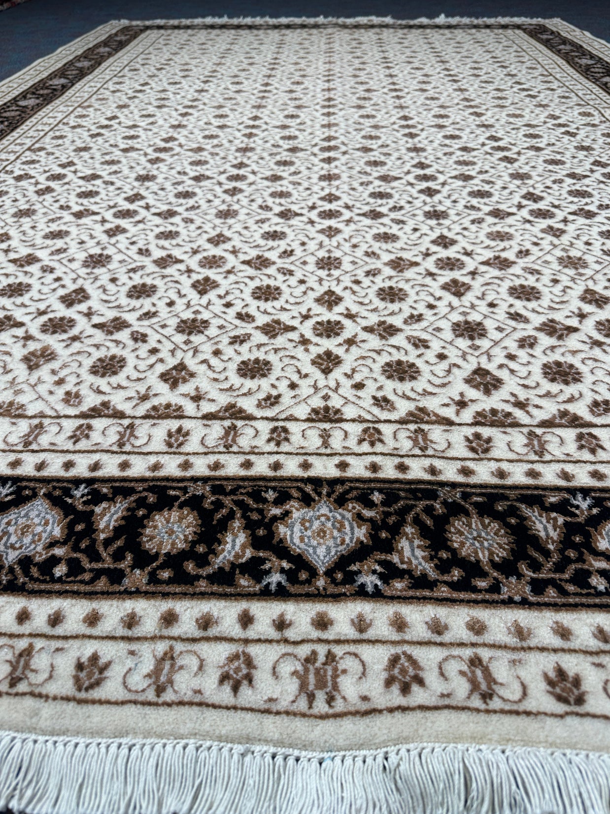 Herati Rug - 247 cm x 171 cm