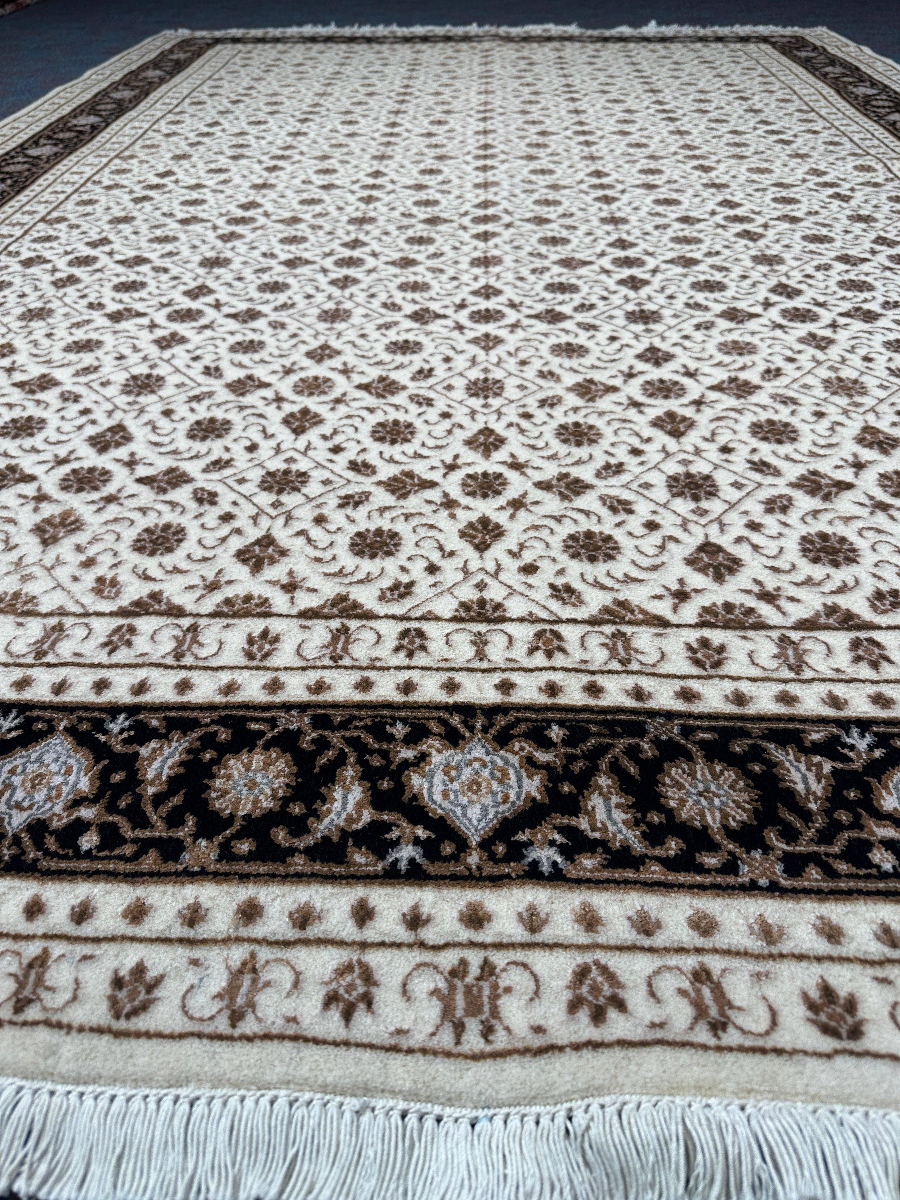 Herati Rug - 247 cm x 171 cm
