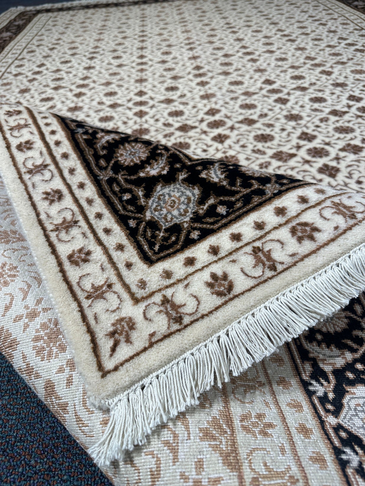 Herati Rug - 247 cm x 171 cm