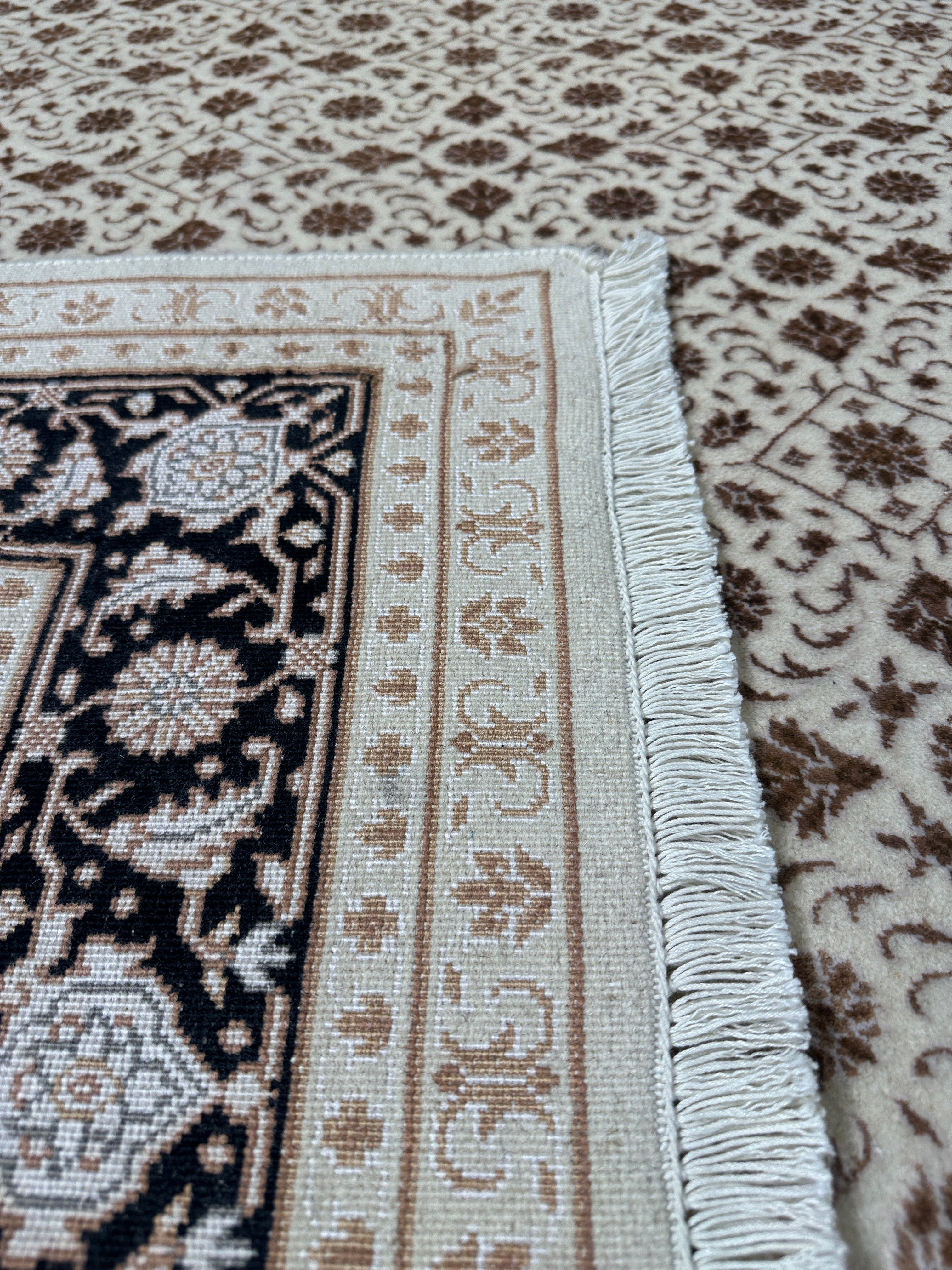 Herati Rug - 247 cm x 171 cm