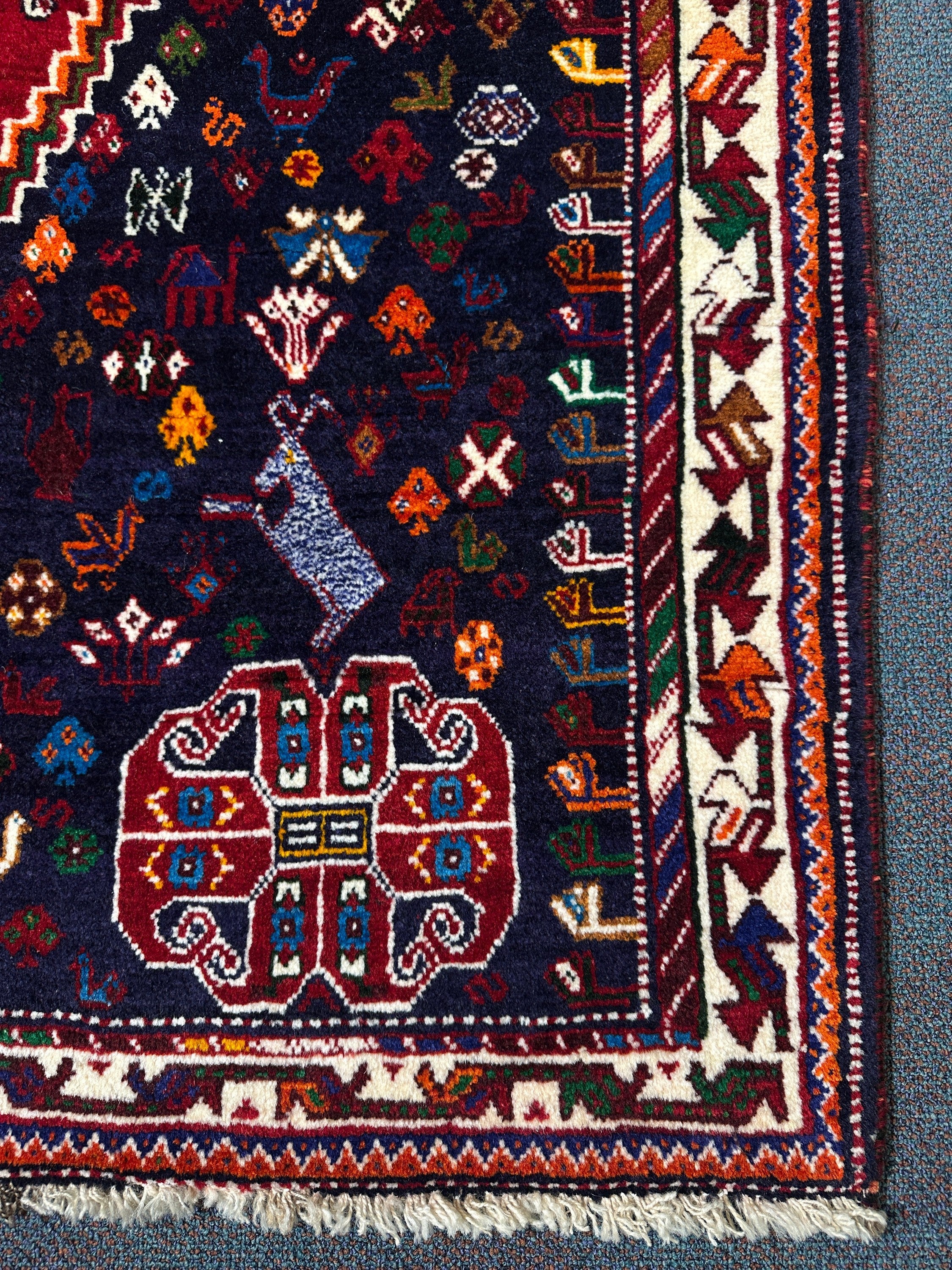 Abadeh Rug - 275 cm x 179 cm