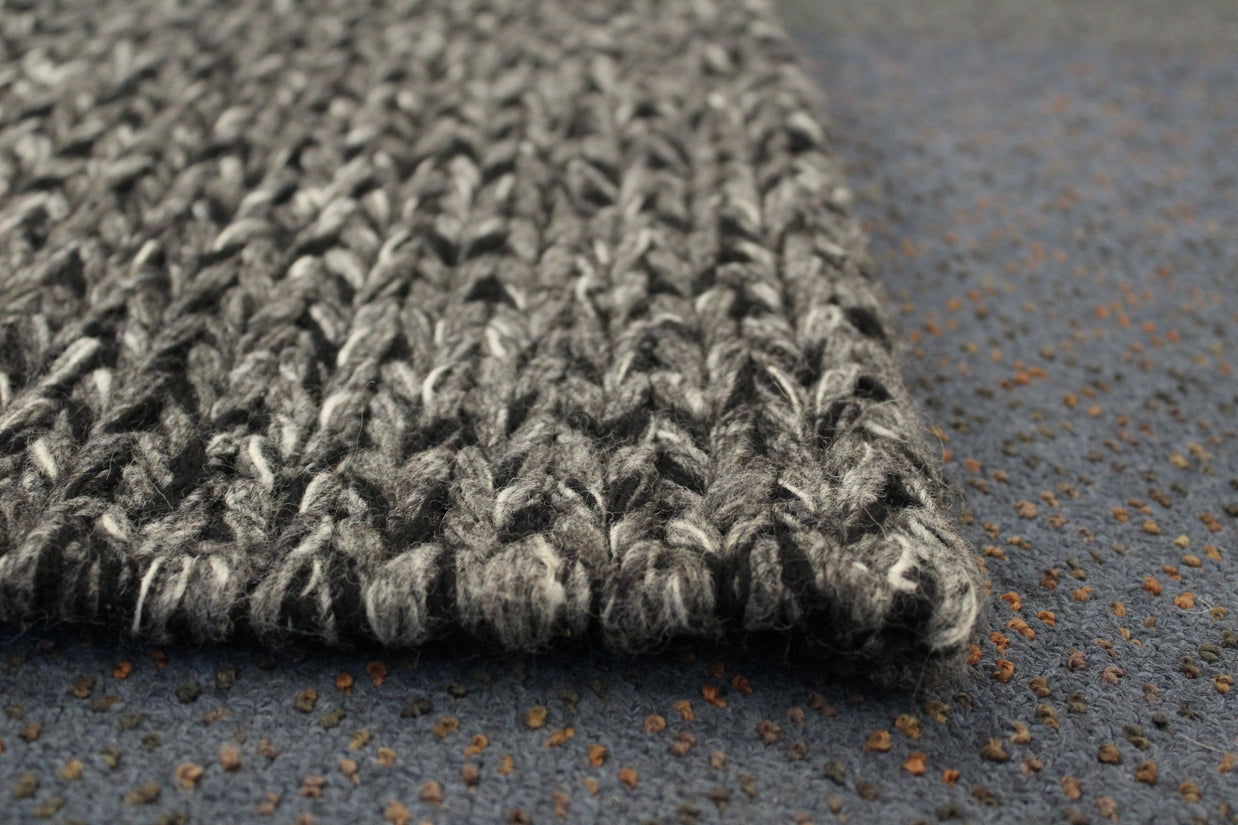 Indian Handwoven Rug - 233 cm x 131 cm