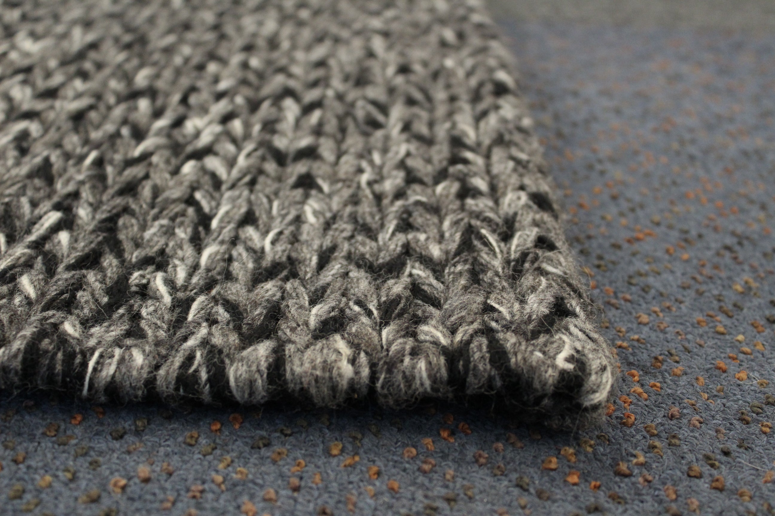 Indian Handwoven Rug - 233 cm x 131 cm