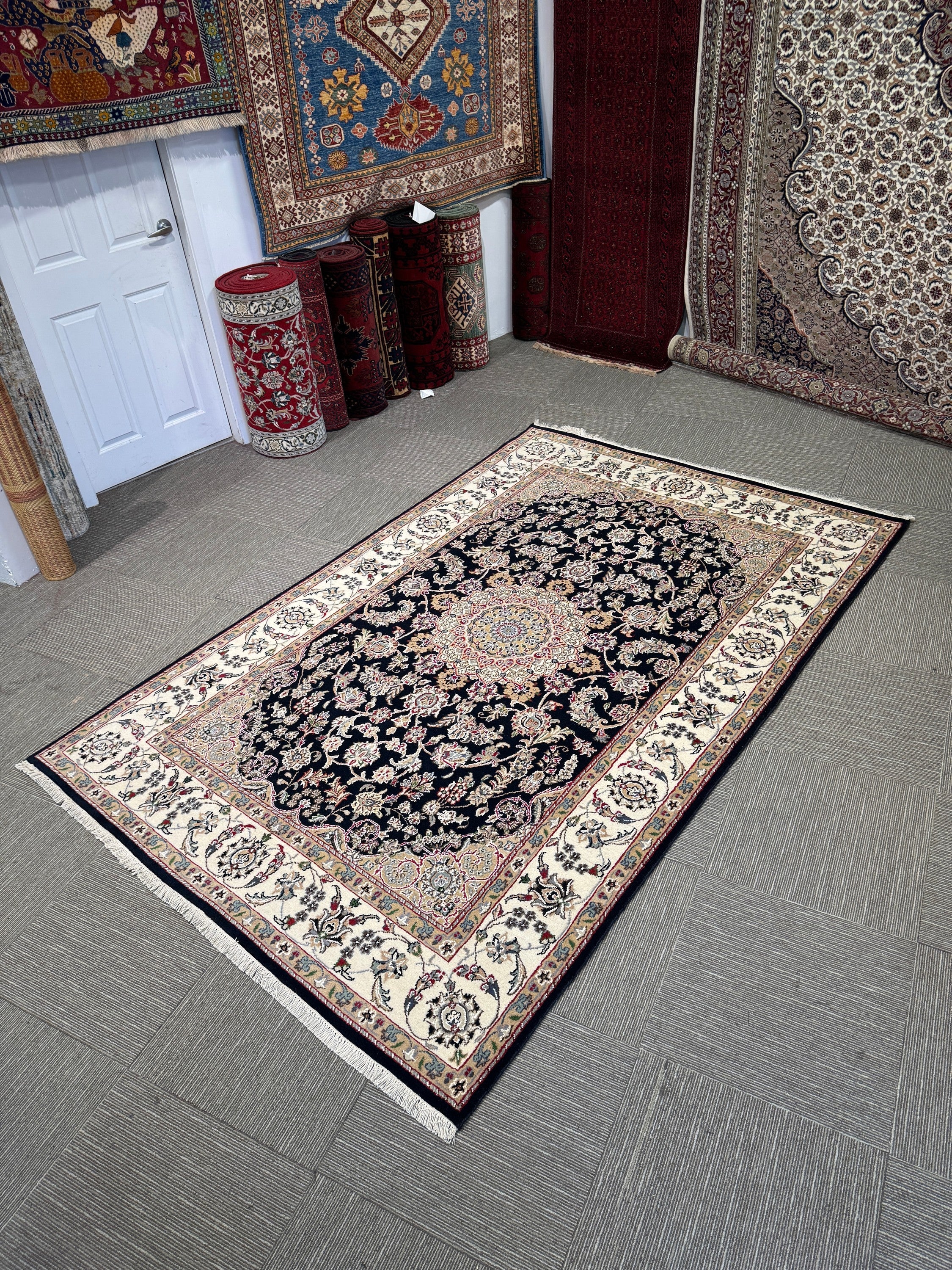 Nain - 270 cm x 176 cm