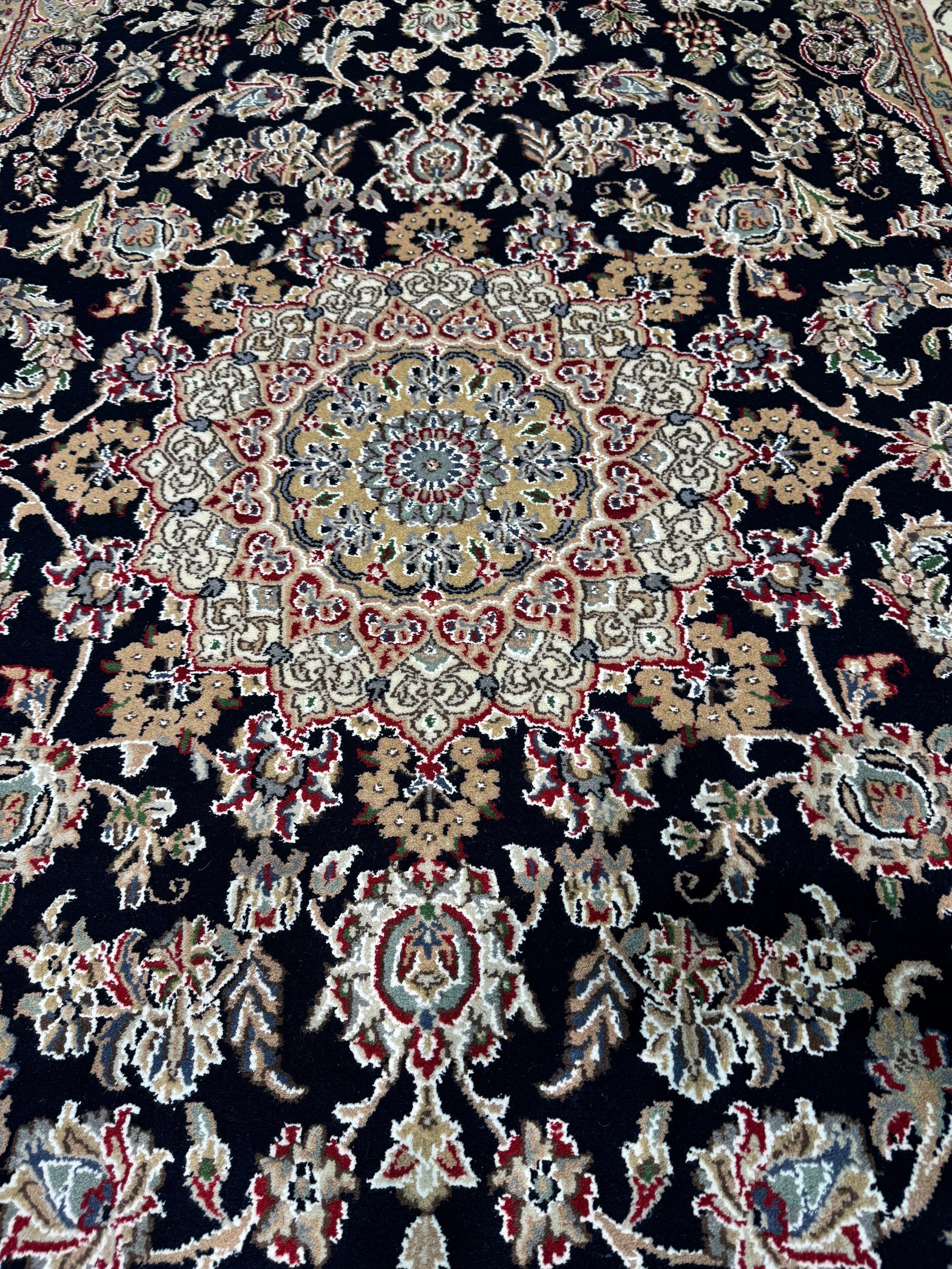 Nain - 270 cm x 176 cm