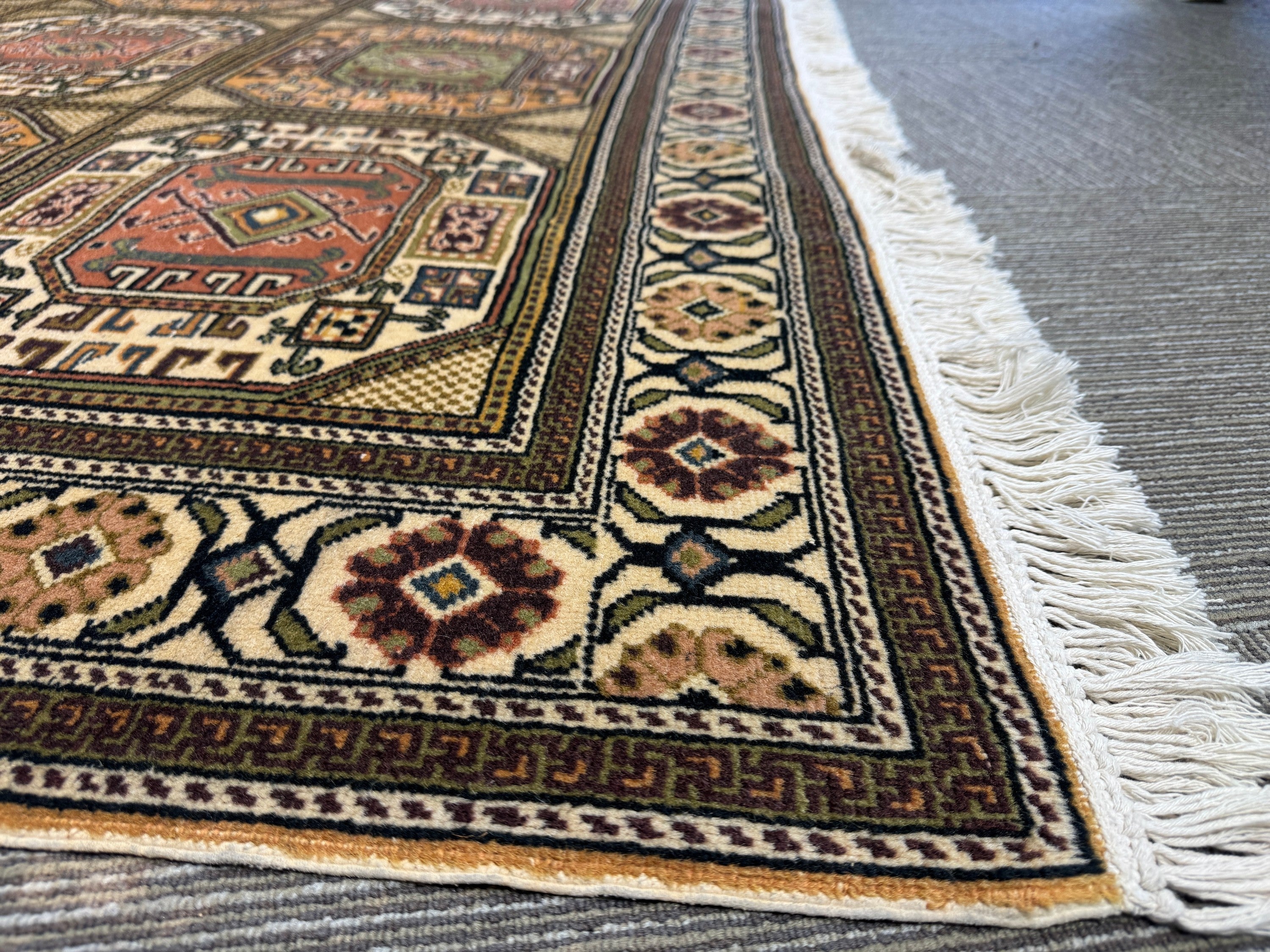 Turkish Rug - 300 cm x 200 cm