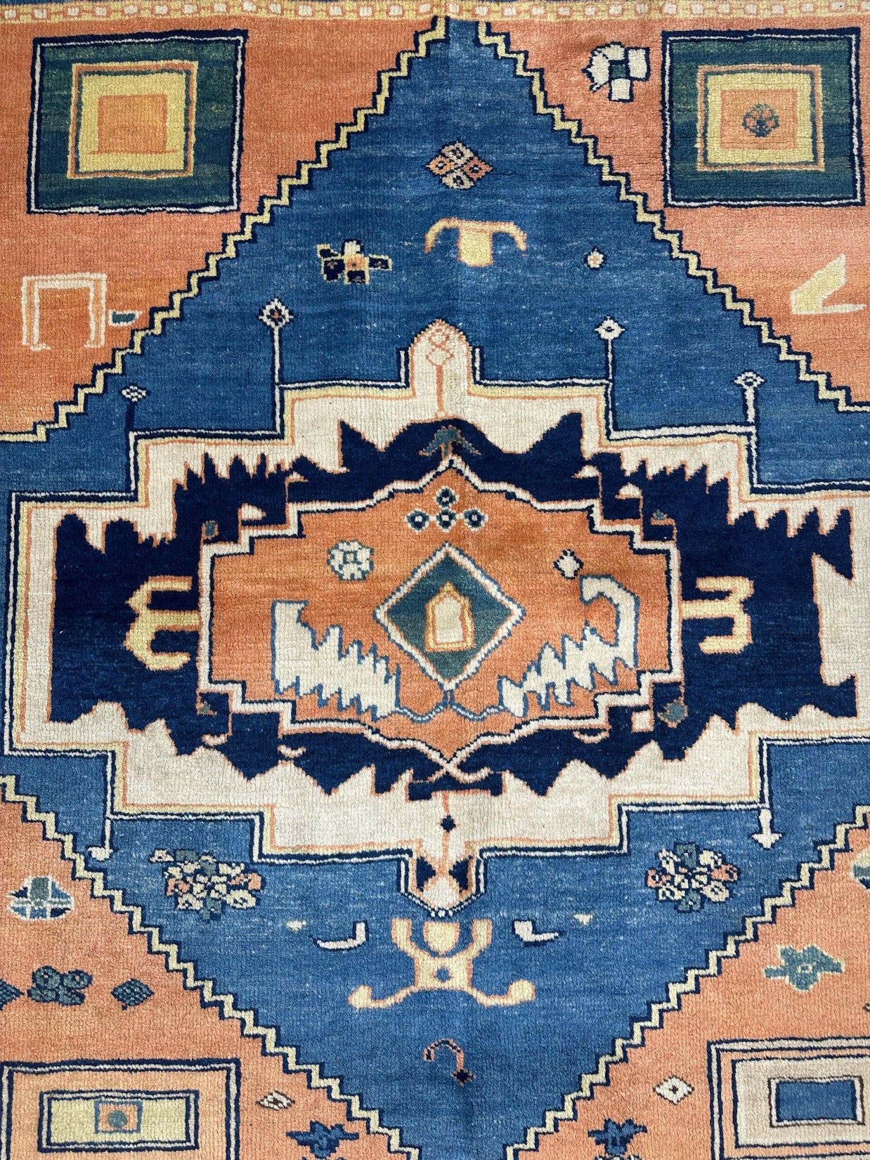 Kony Rug - 207 cm x 198 cm