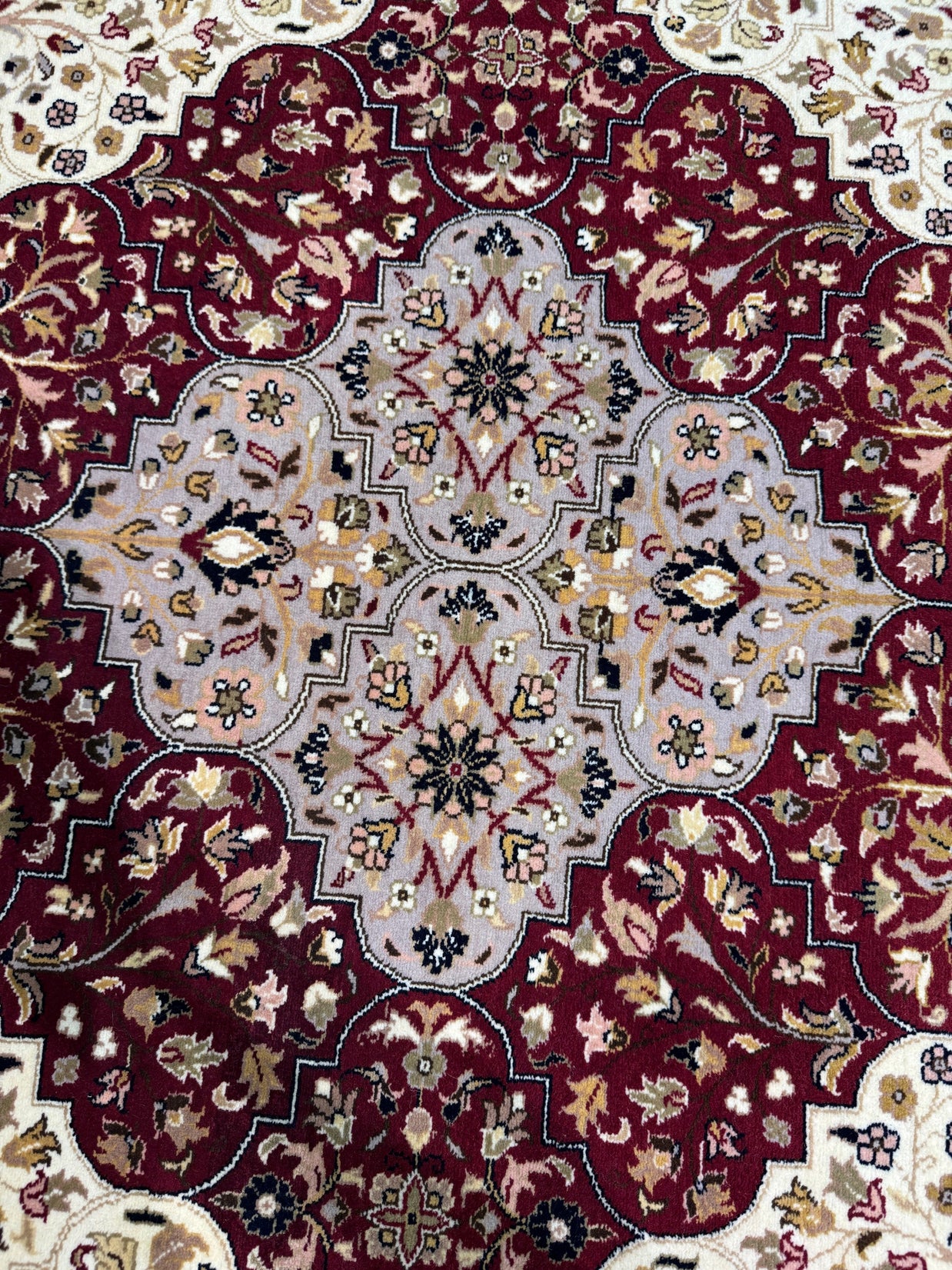 Kashmiri - 276 cm x 186 cm