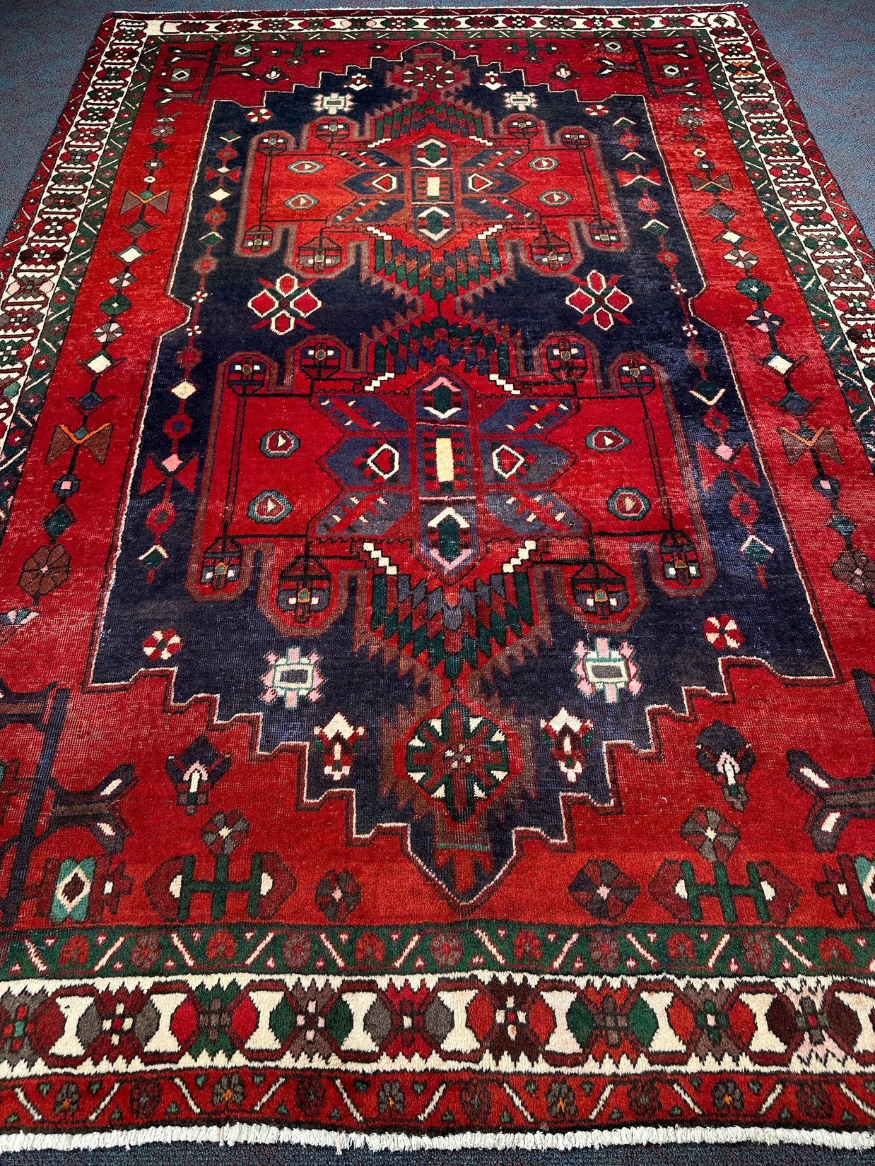 Hamadan Rug (Vintage/Antique) - 303 cm x 205 cm