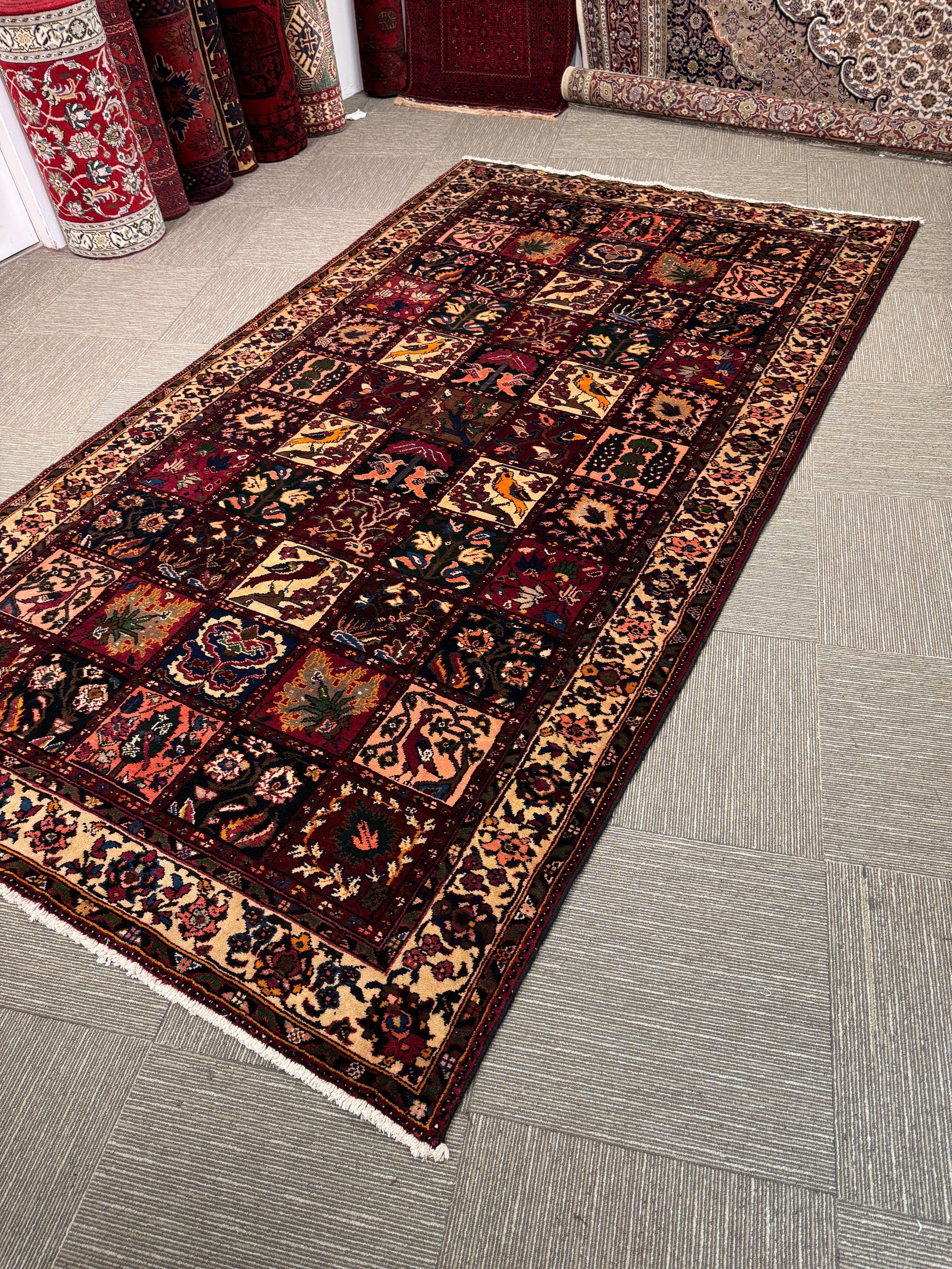 Bakhtiari Rug - 315 cm x 180 cm