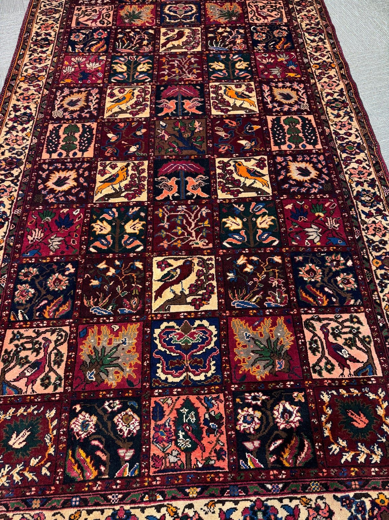 Bakhtiari Rug - 315 cm x 180 cm
