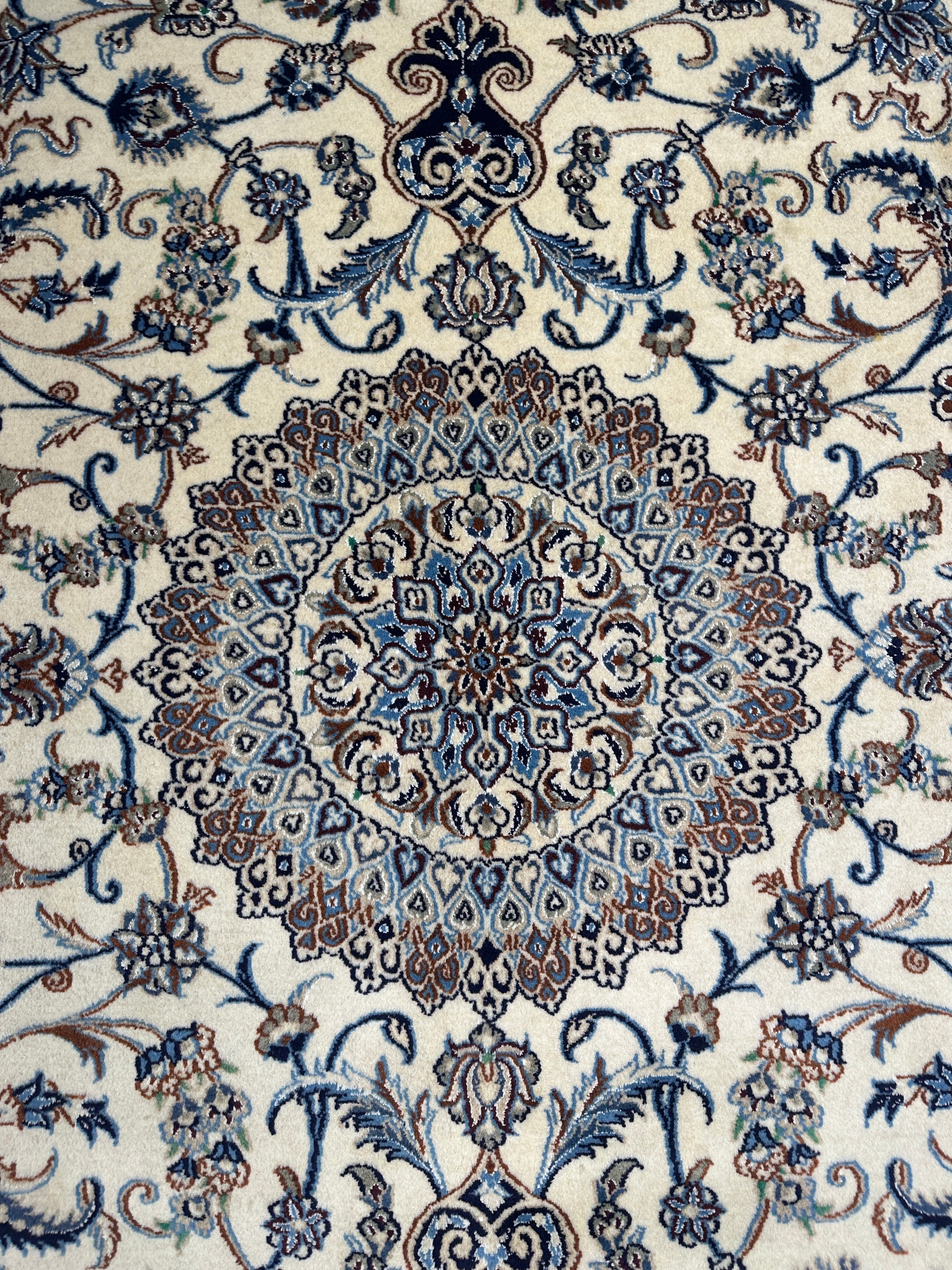Nain Rug - 300 cm x 193 cm