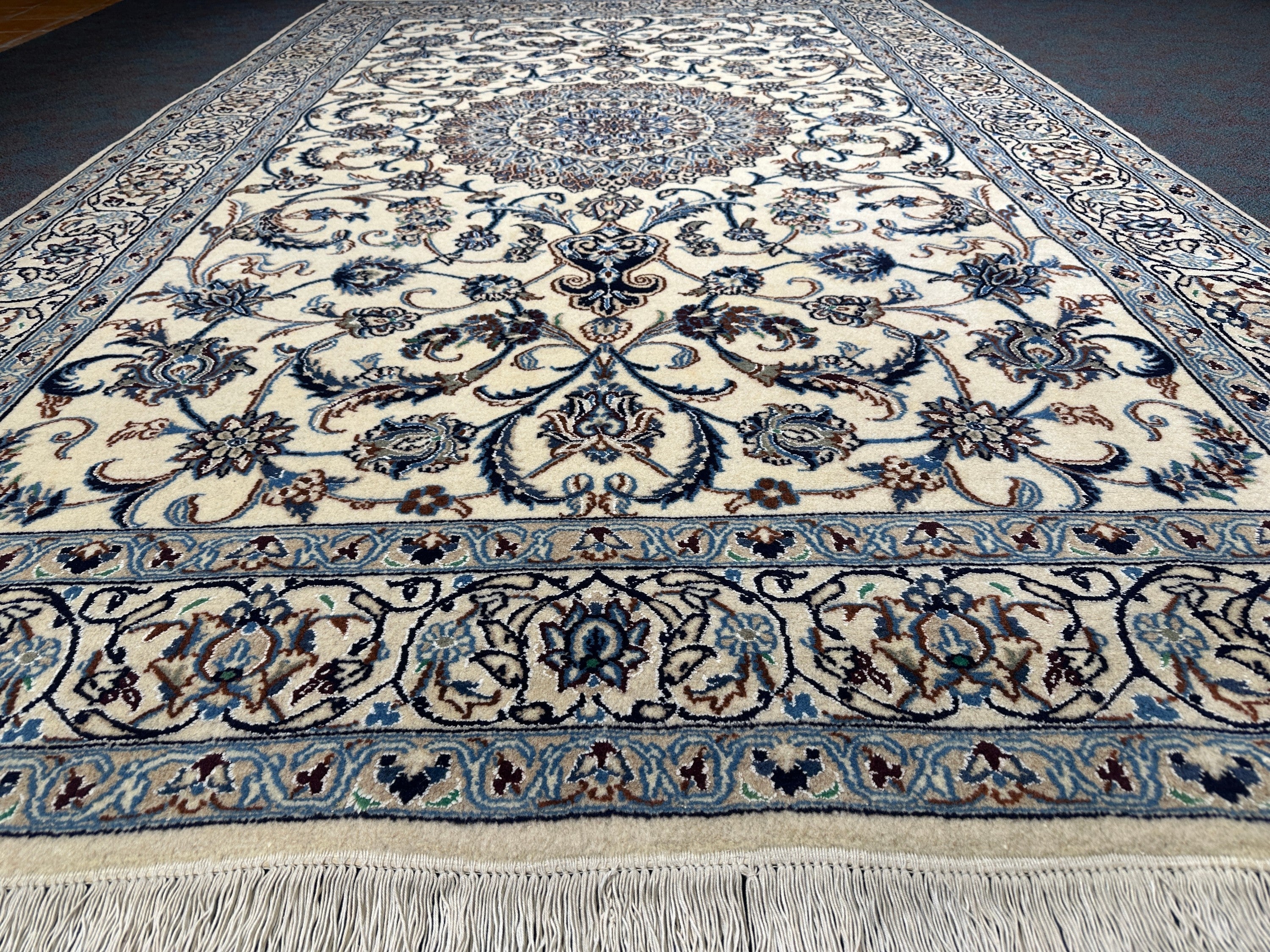 Nain Rug - 300 cm x 193 cm