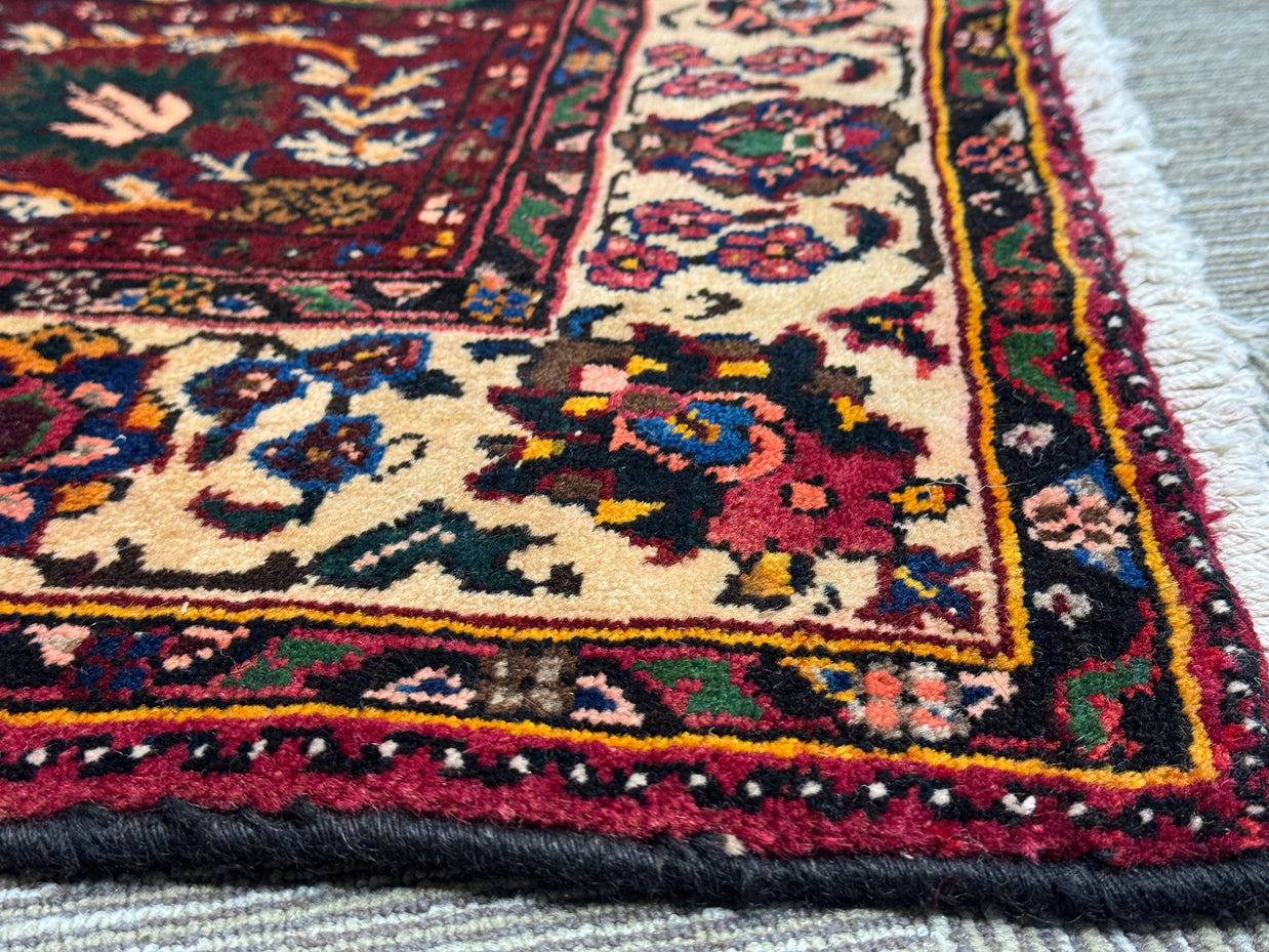 Bakhtiari Rug - 315 cm x 180 cm