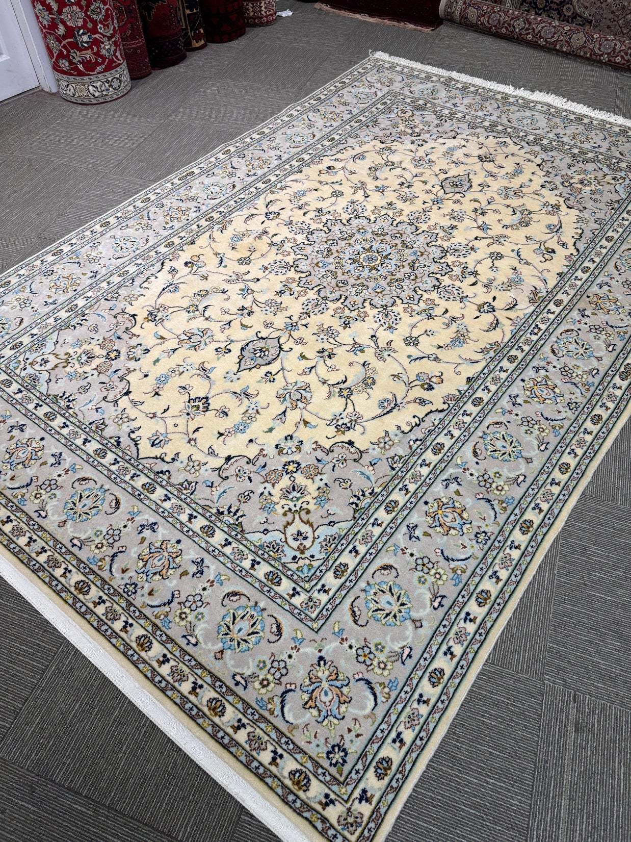 Nain Rug - 303 cm x 203 cm