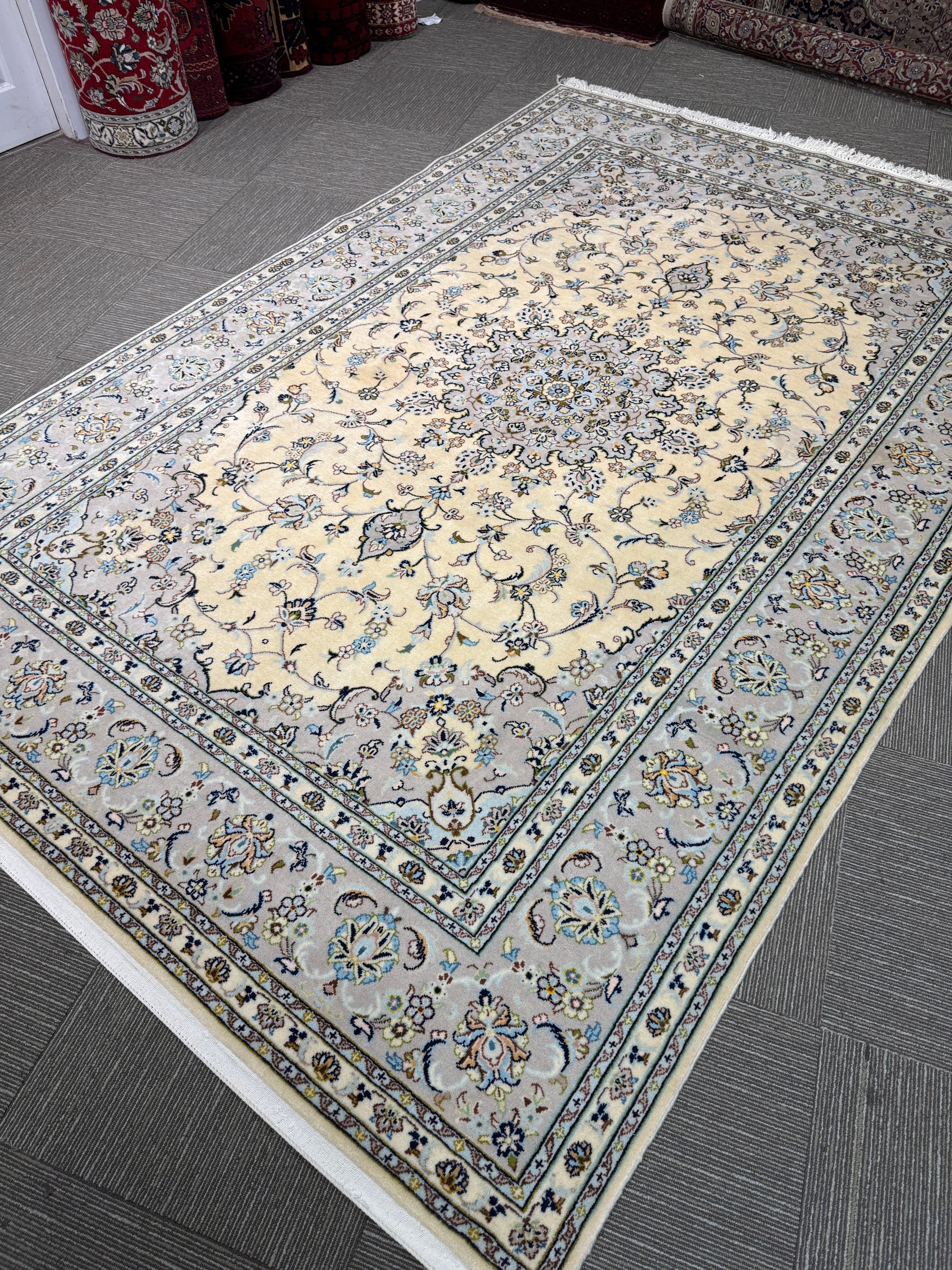 Nain Rug - 303 cm x 203 cm