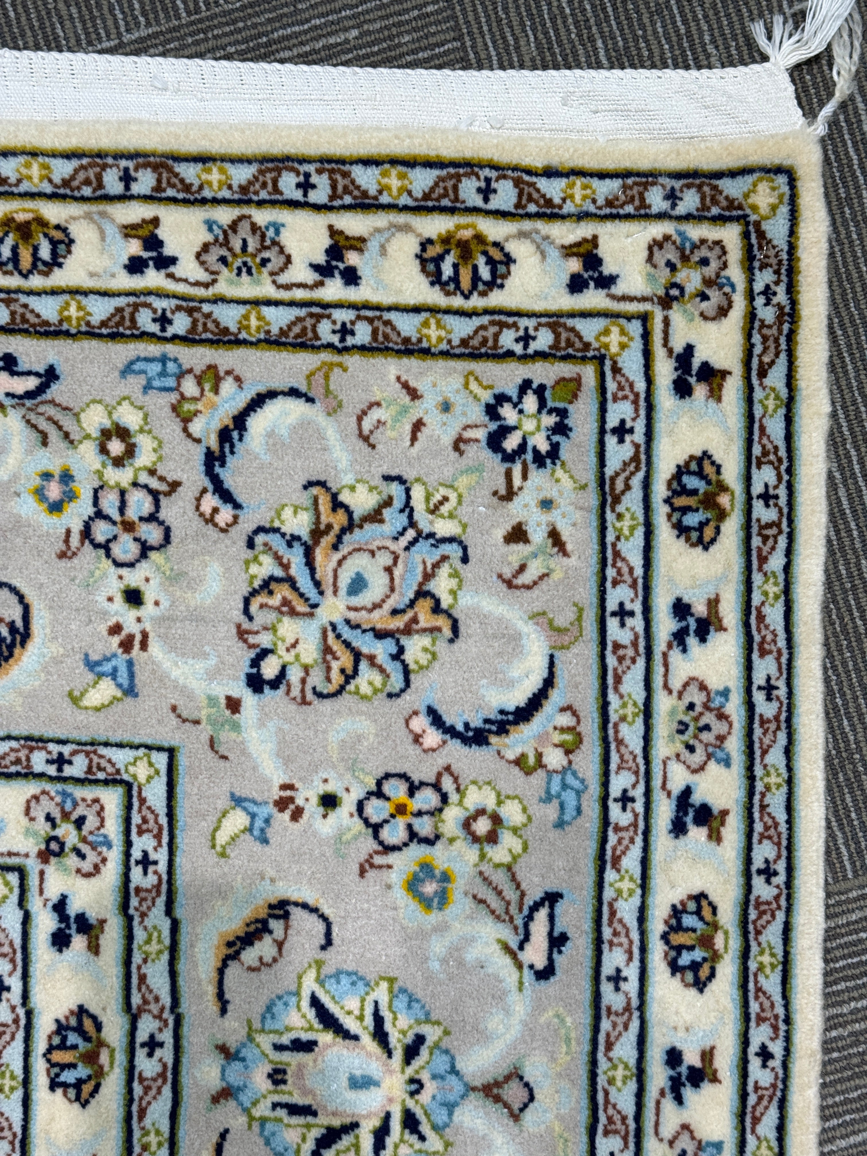 Nain Rug - 303 cm x 203 cm