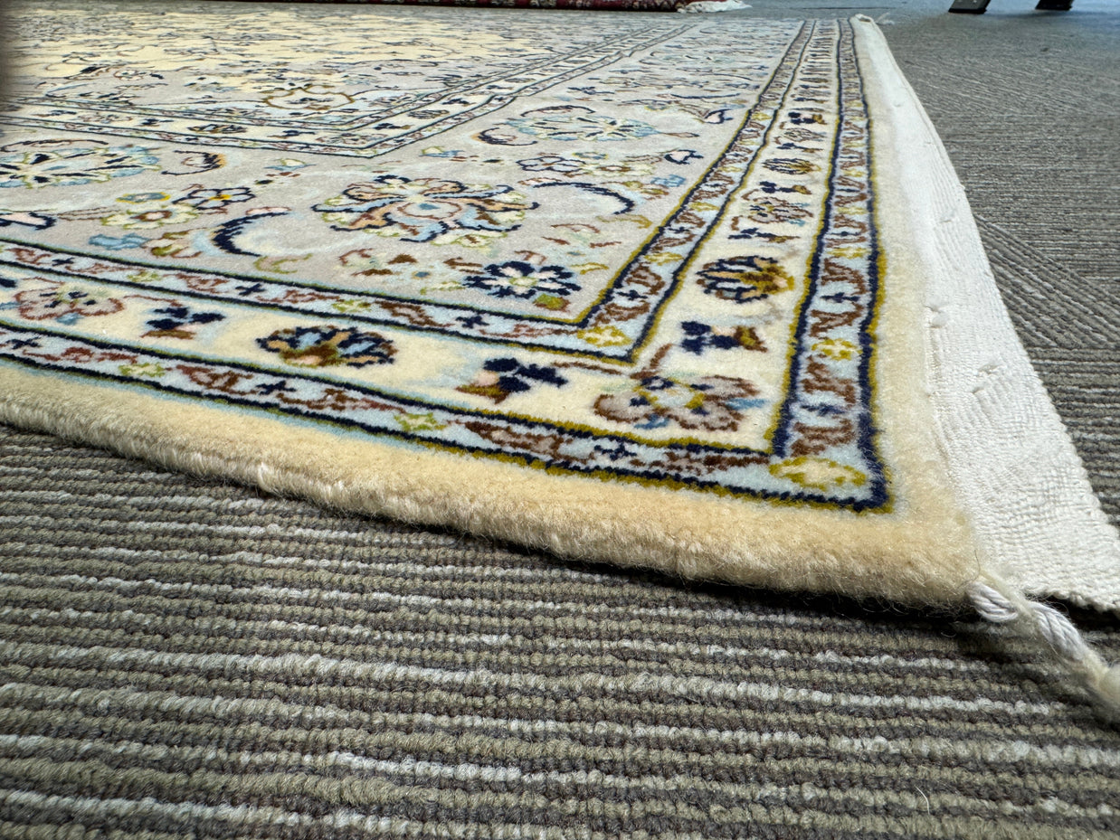 Nain Rug - 303 cm x 203 cm