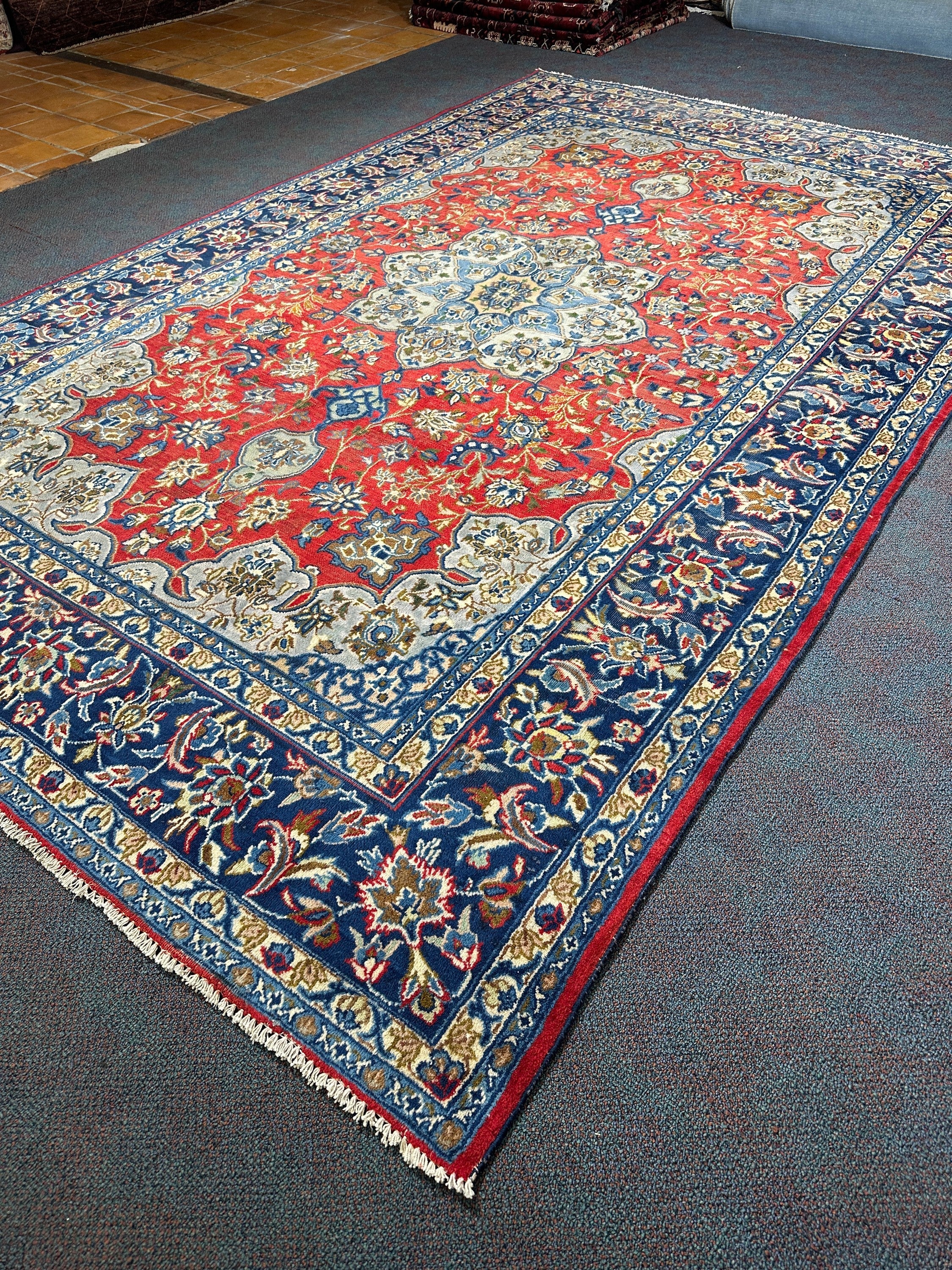 Isfahan Rug (Vintage/Antique) - 325 cm x 211 cm