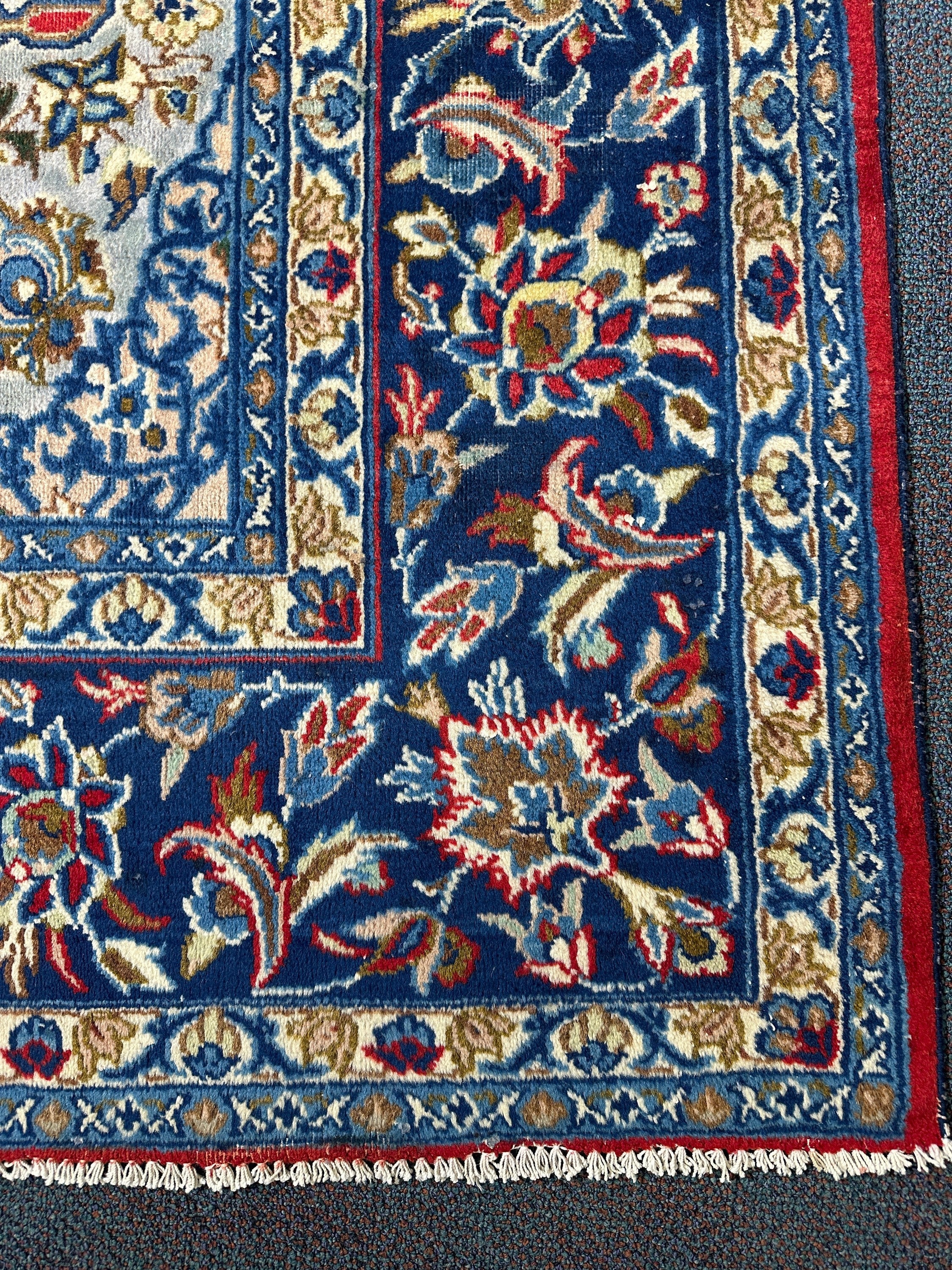 Isfahan Rug (Vintage/Antique) - 325 cm x 211 cm