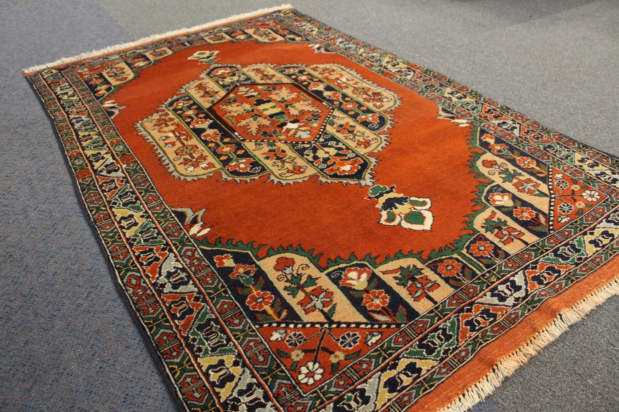Usmani Rug - 190 cm x 130 cm