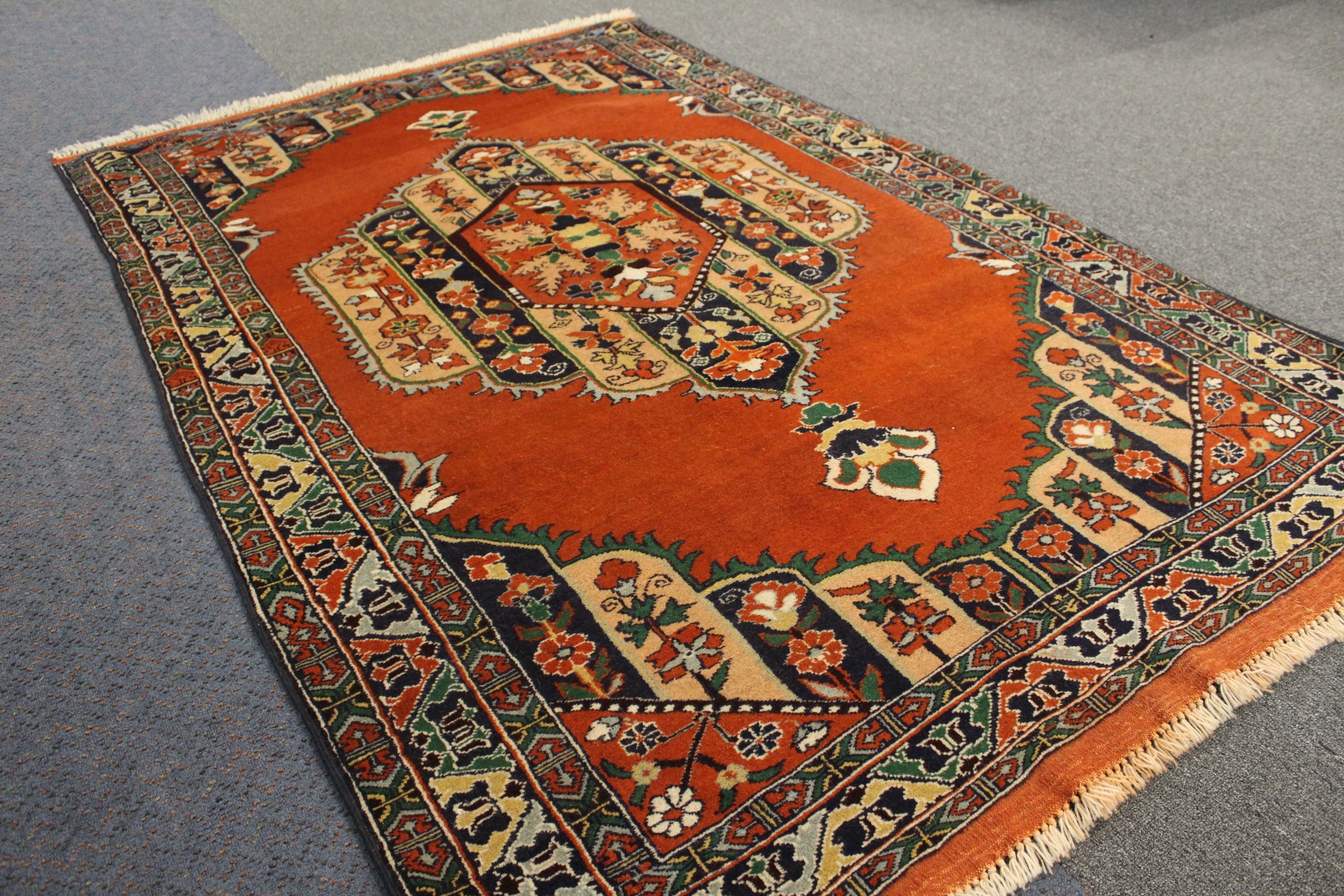Usmani Rug - 190 cm x 130 cm
