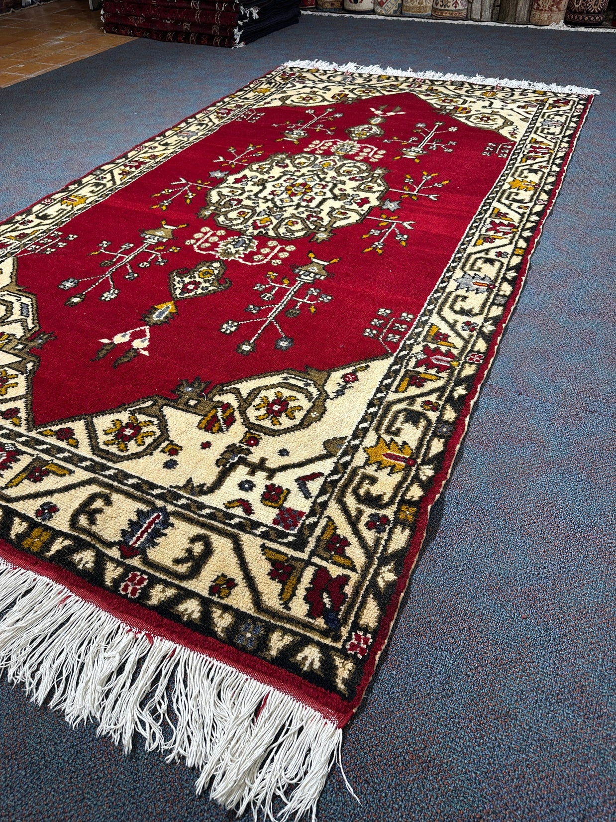 Turkish Rug - 277 cm x 152 cm