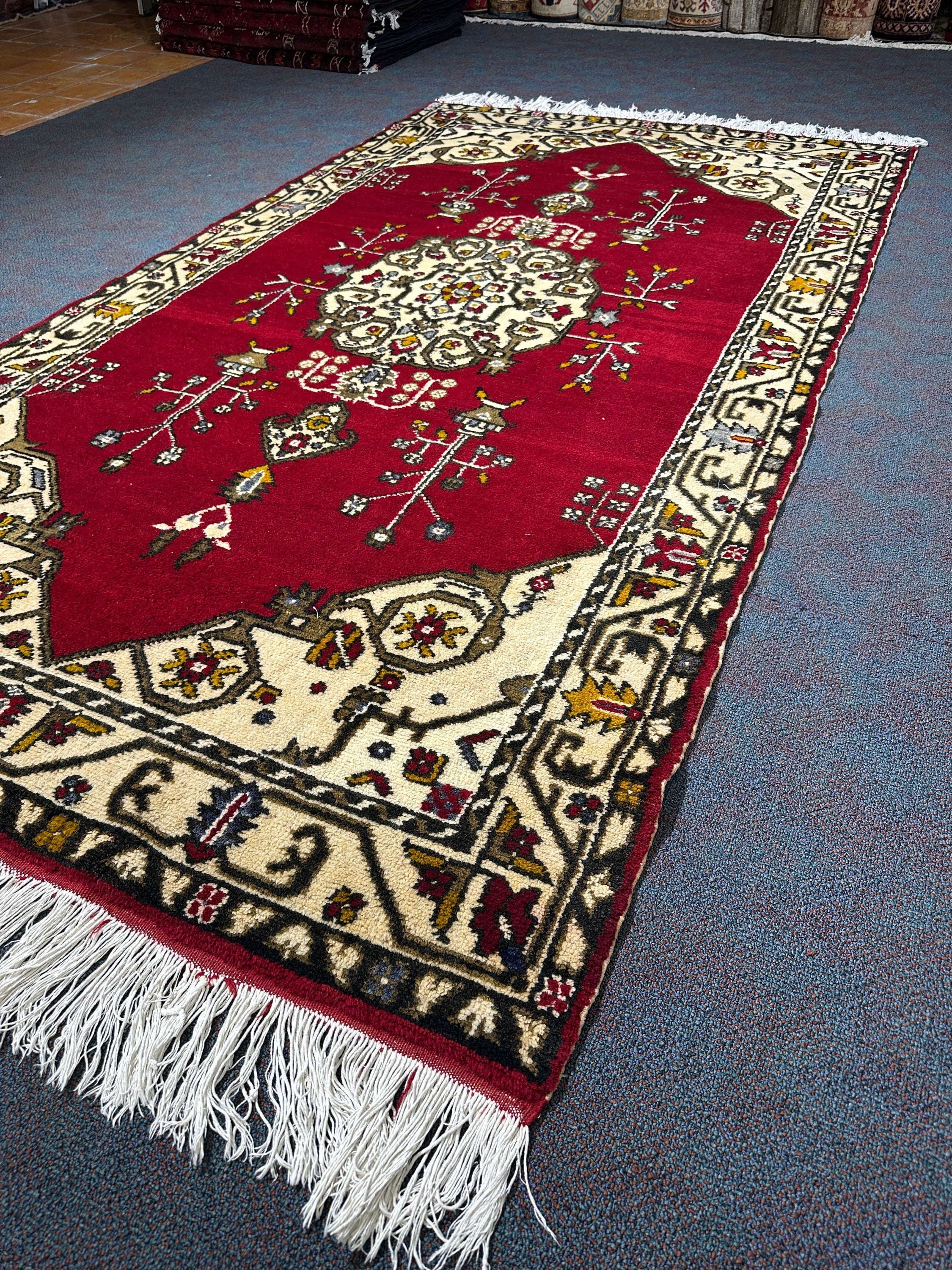 Turkish Rug - 277 cm x 152 cm