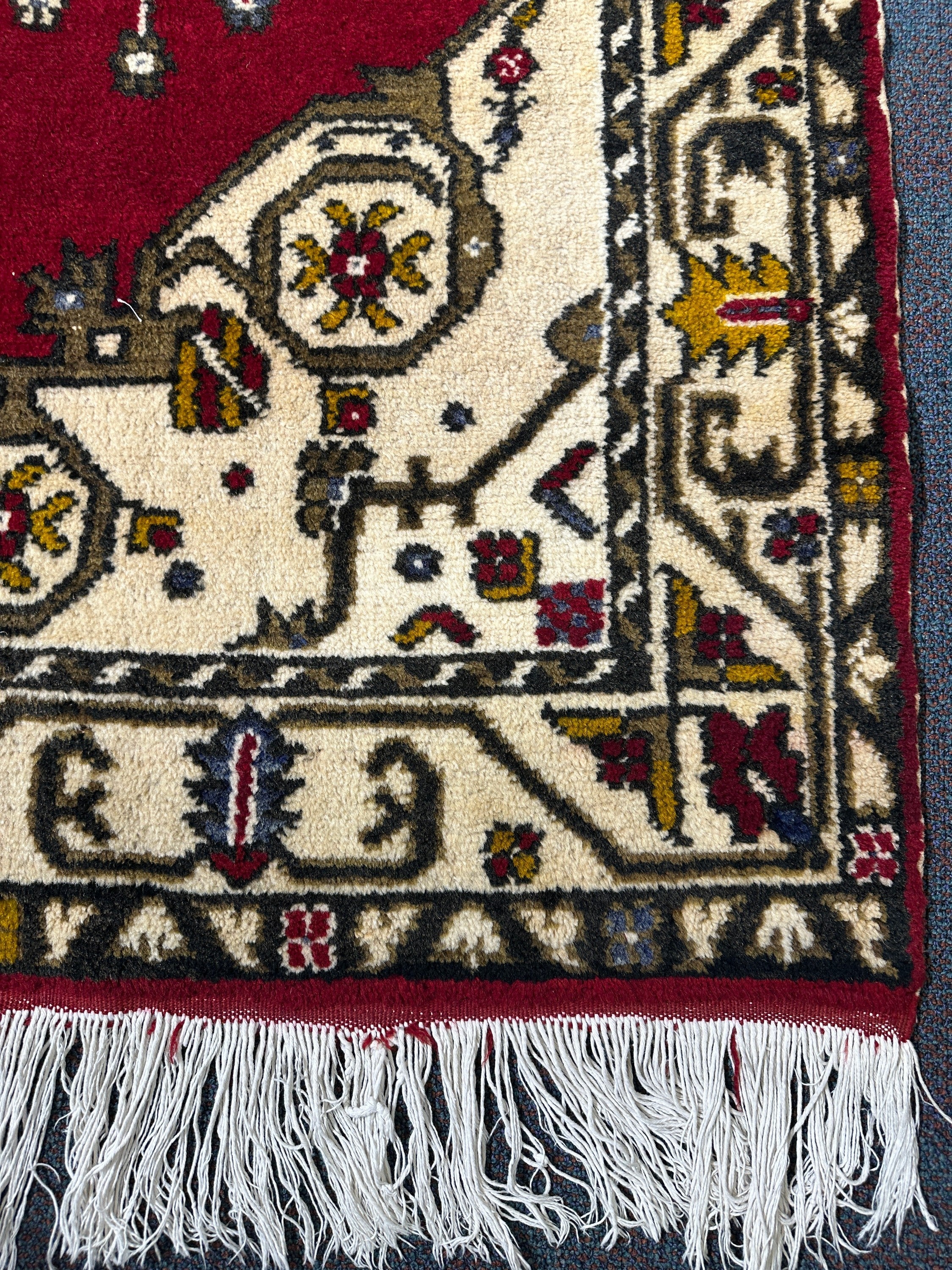 Turkish Rug - 277 cm x 152 cm