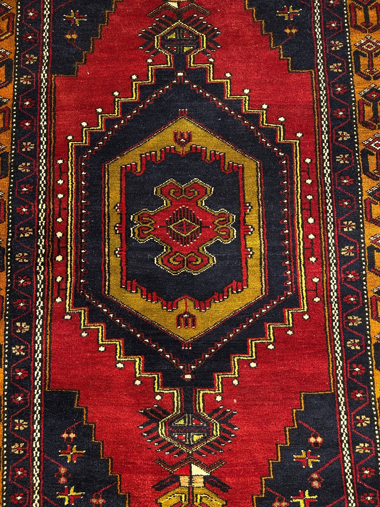 Turkish Rug - 266 cm x 137 cm