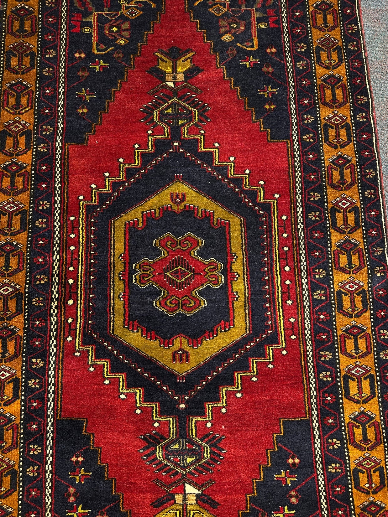 Turkish Rug - 266 cm x 137 cm