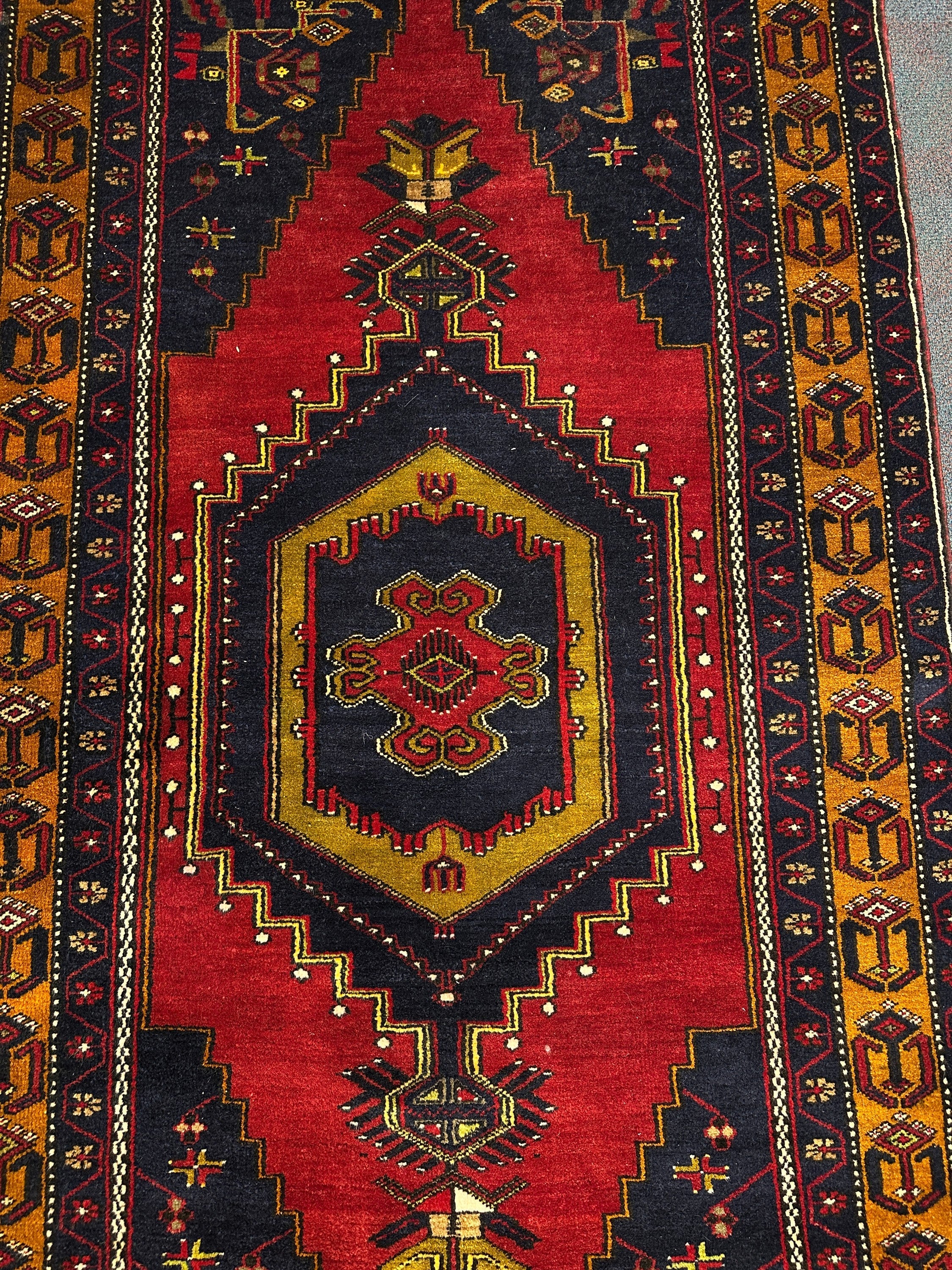Turkish Rug - 266 cm x 137 cm