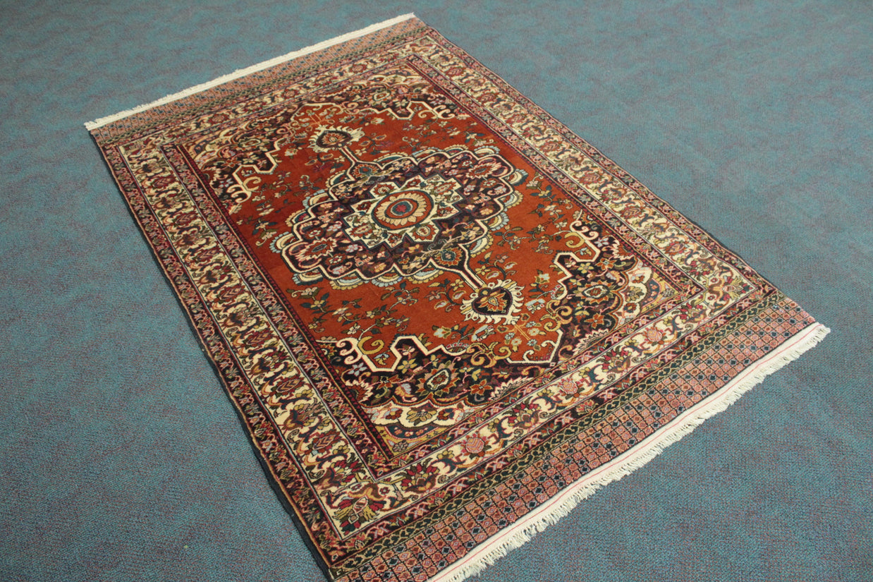 Usmani Rug - 190 cm x 136 cm