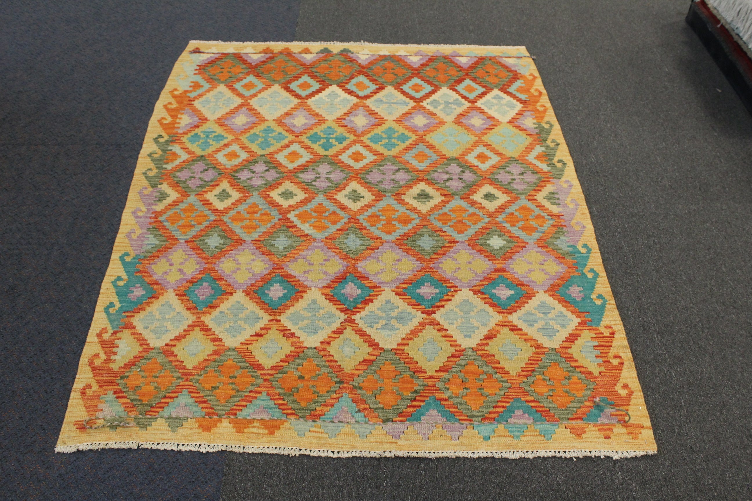 Chobi Kilim - 181 cm x 142 cm