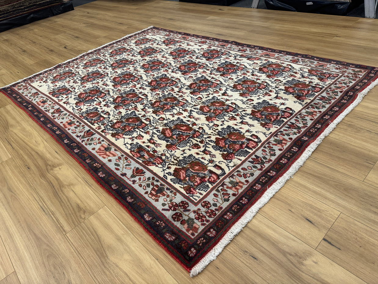 Gharajeh Rug - 242 cm x 173 cm